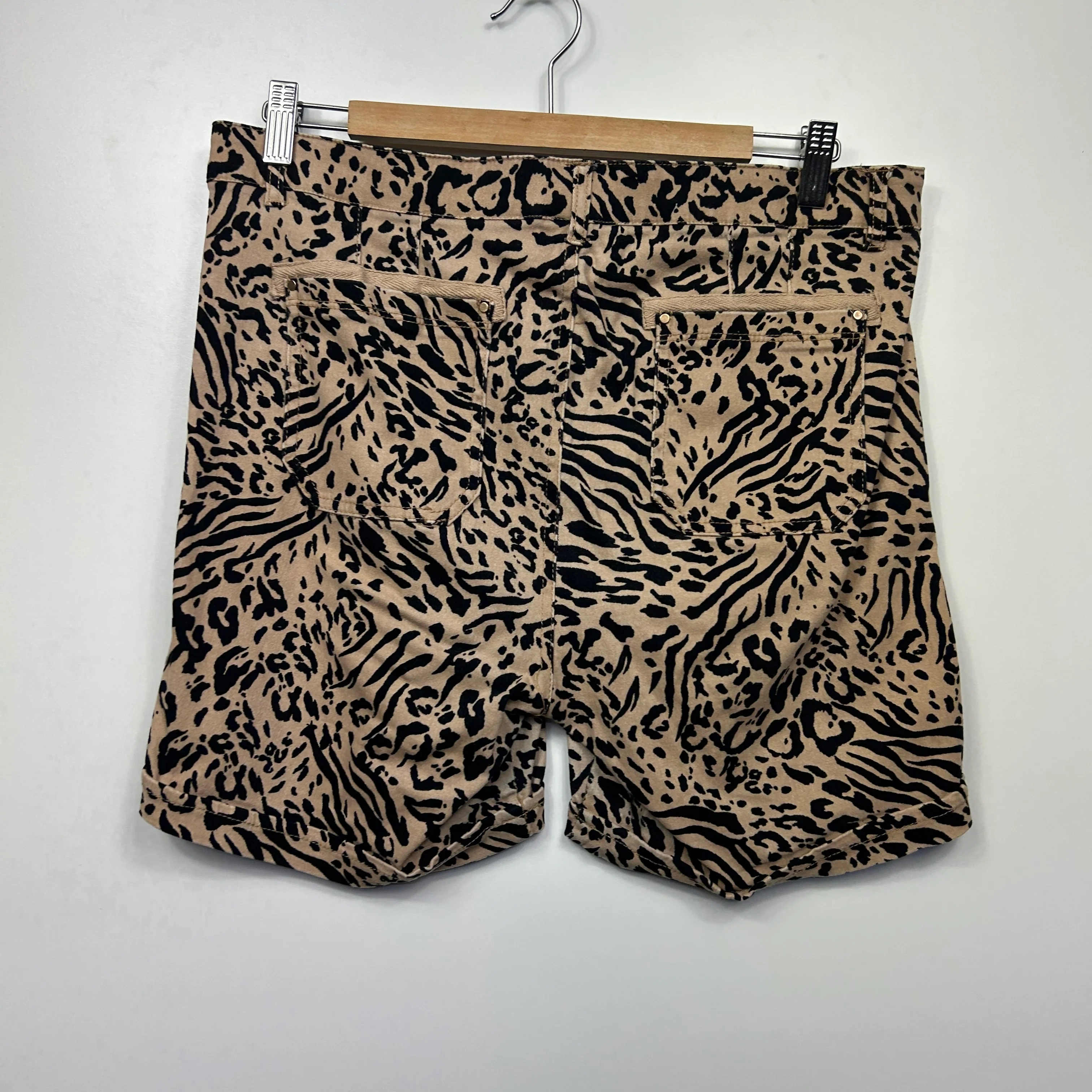 Rockmans Shorts Size 14 Beige Black Zebra Print Elastic Waist Zip Fly - Image 4