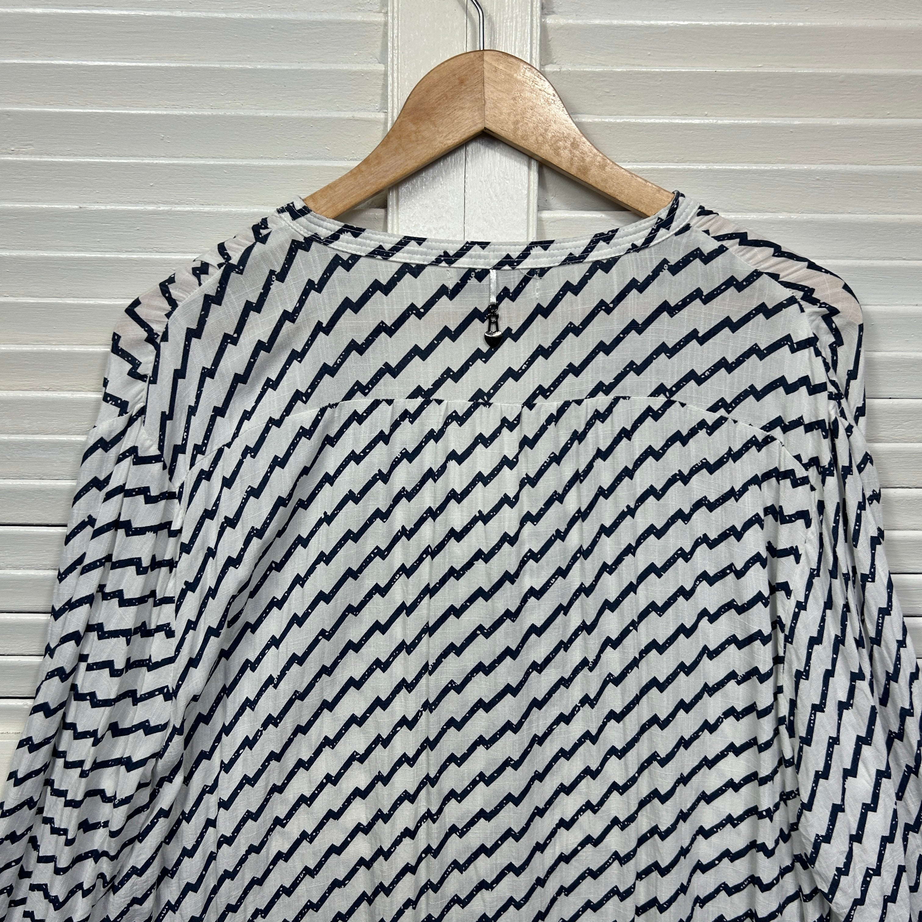 Luna Sky Top Size 16 Blue White Striped Long Sleeve Rayon - Image 6