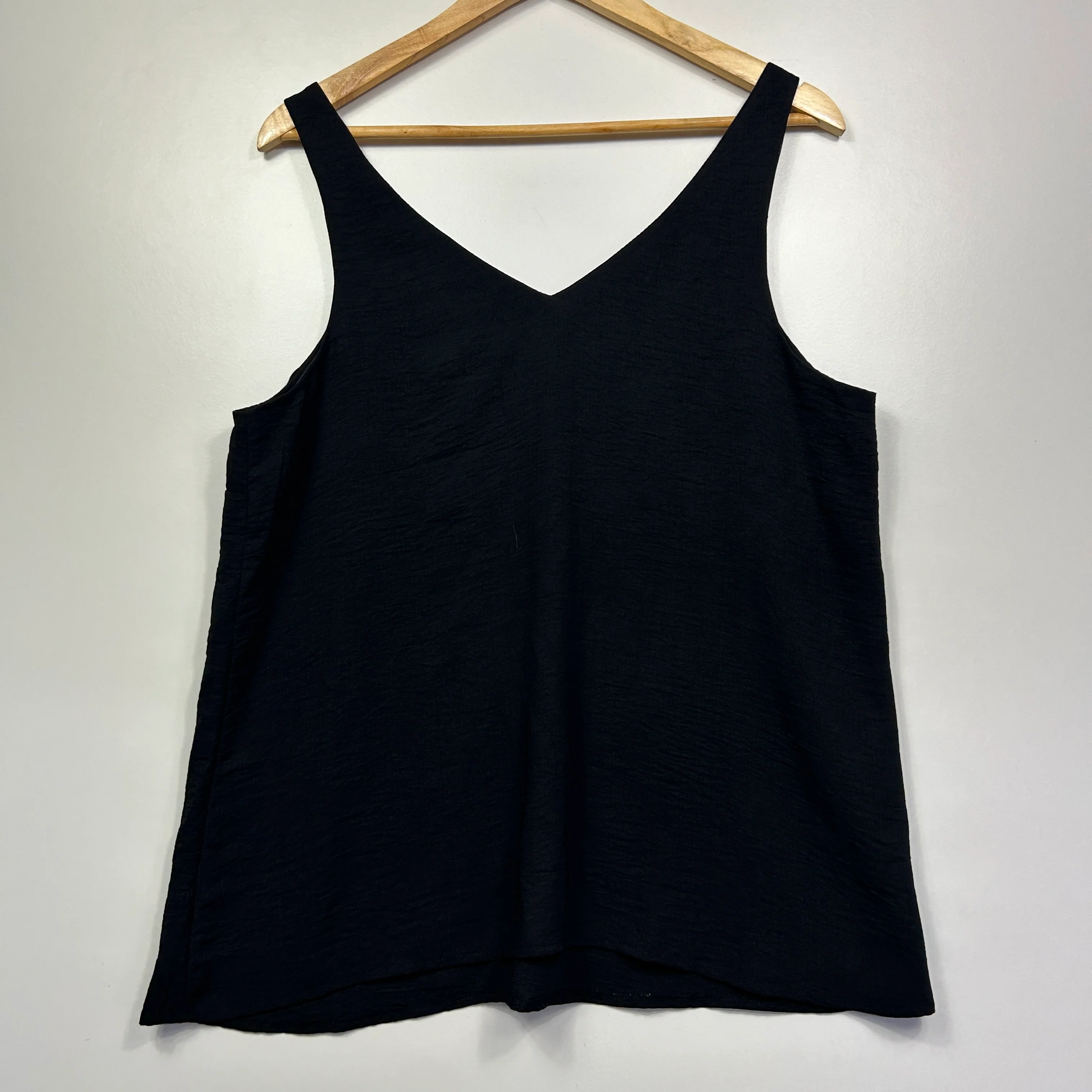 Anko Black Sleeveless V-Neck Tank - Size 16 - Image 4