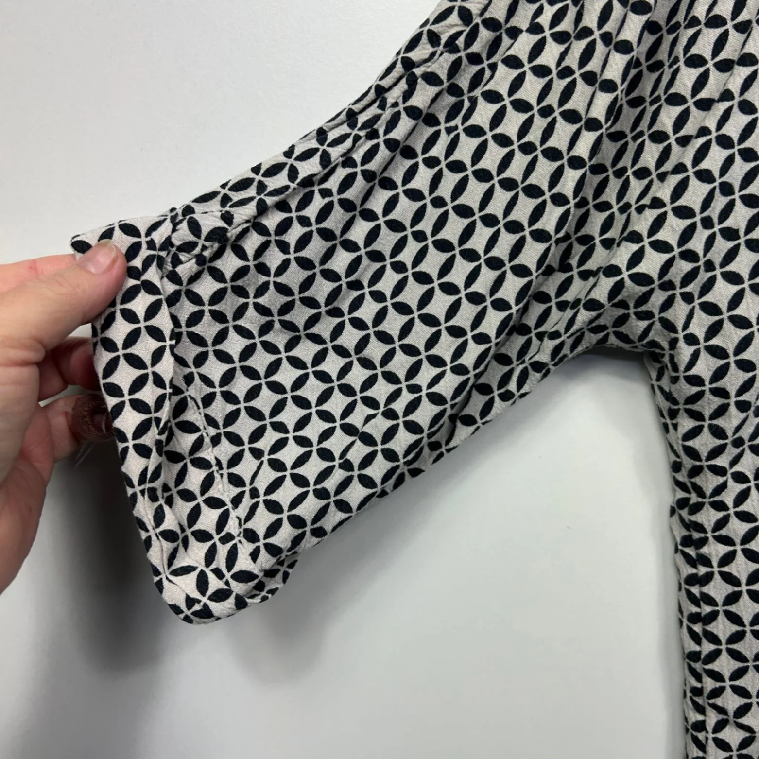Anko Top Black White Viscose Long Sleeve Blouse Size 14 - Image 3