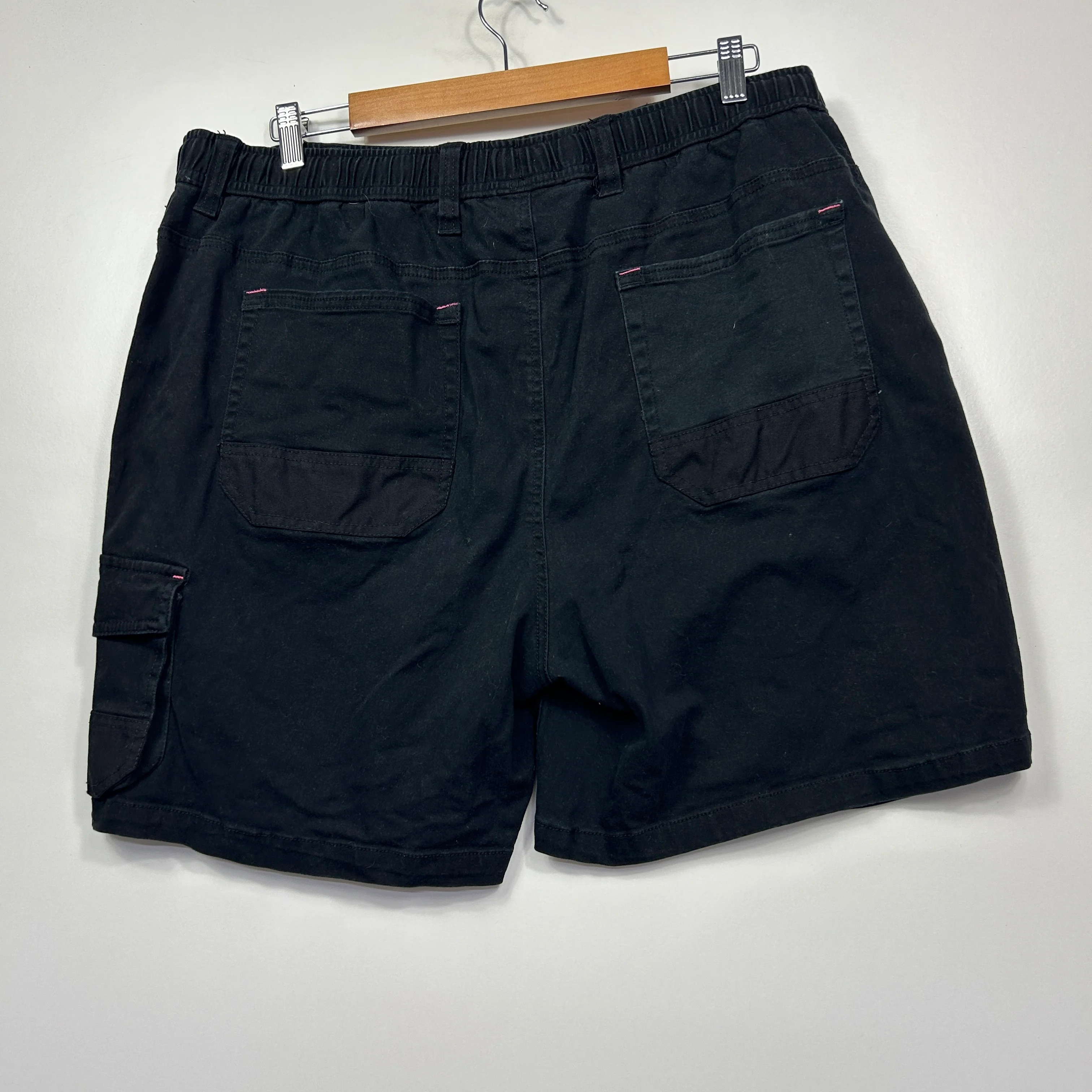 Anko Workwear Womens Black Cargo Shorts - Size 18 - Image 5
