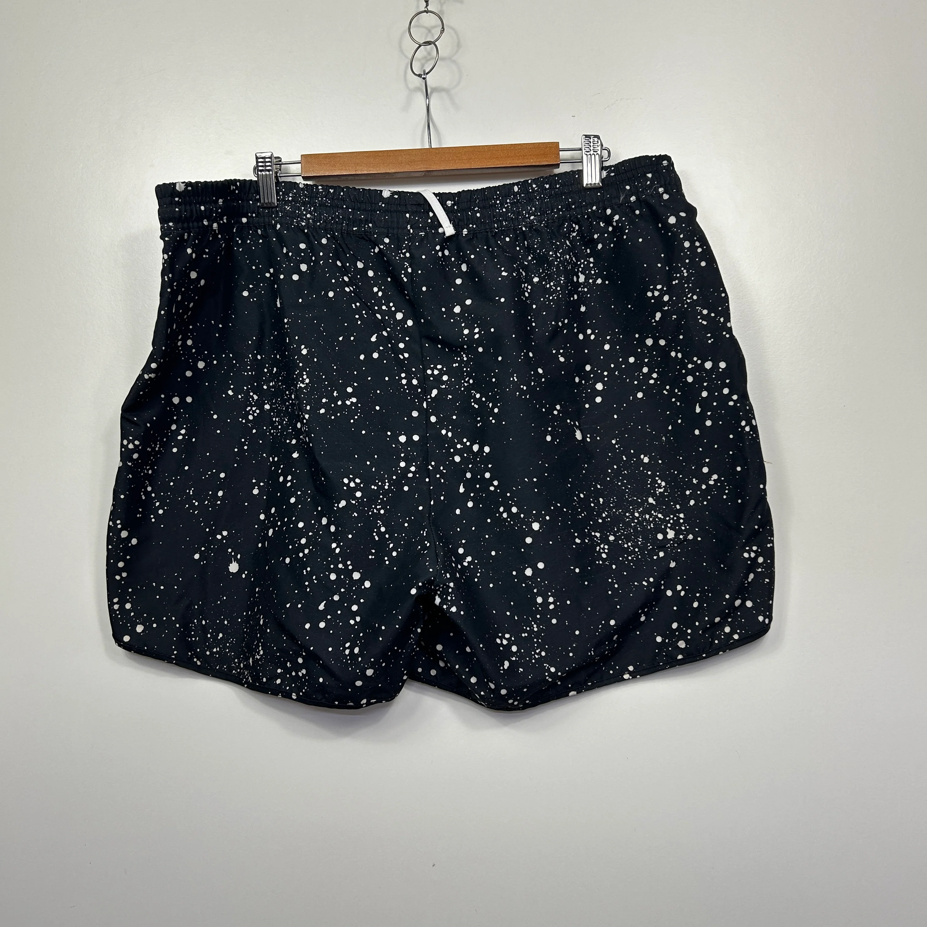 Avella Black White Board Swim Shorts - Size 16 - Image 3