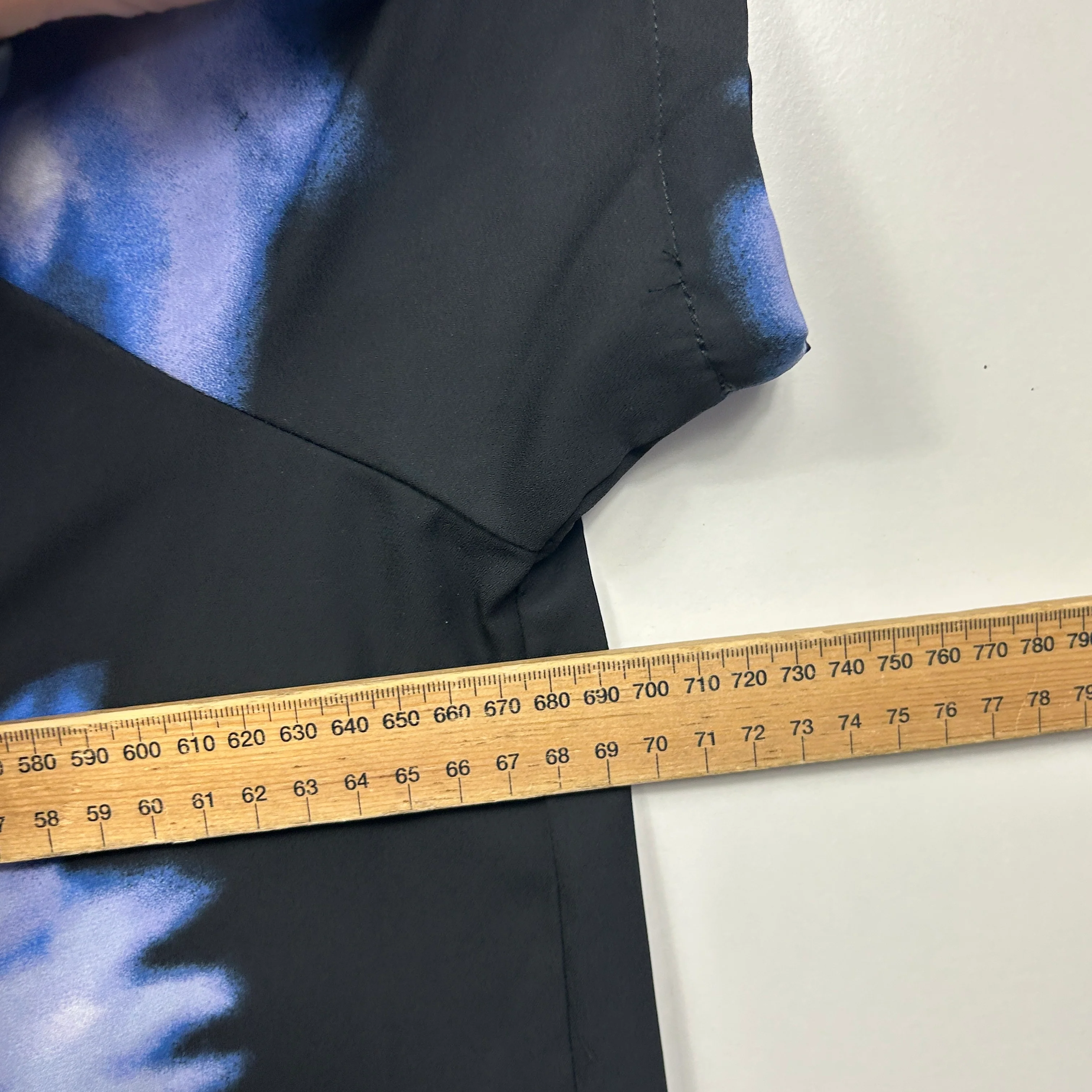 Beme Blue & Black Tie-Dye Open Front Longlione Kimono Top  - Size 22 - Image 6