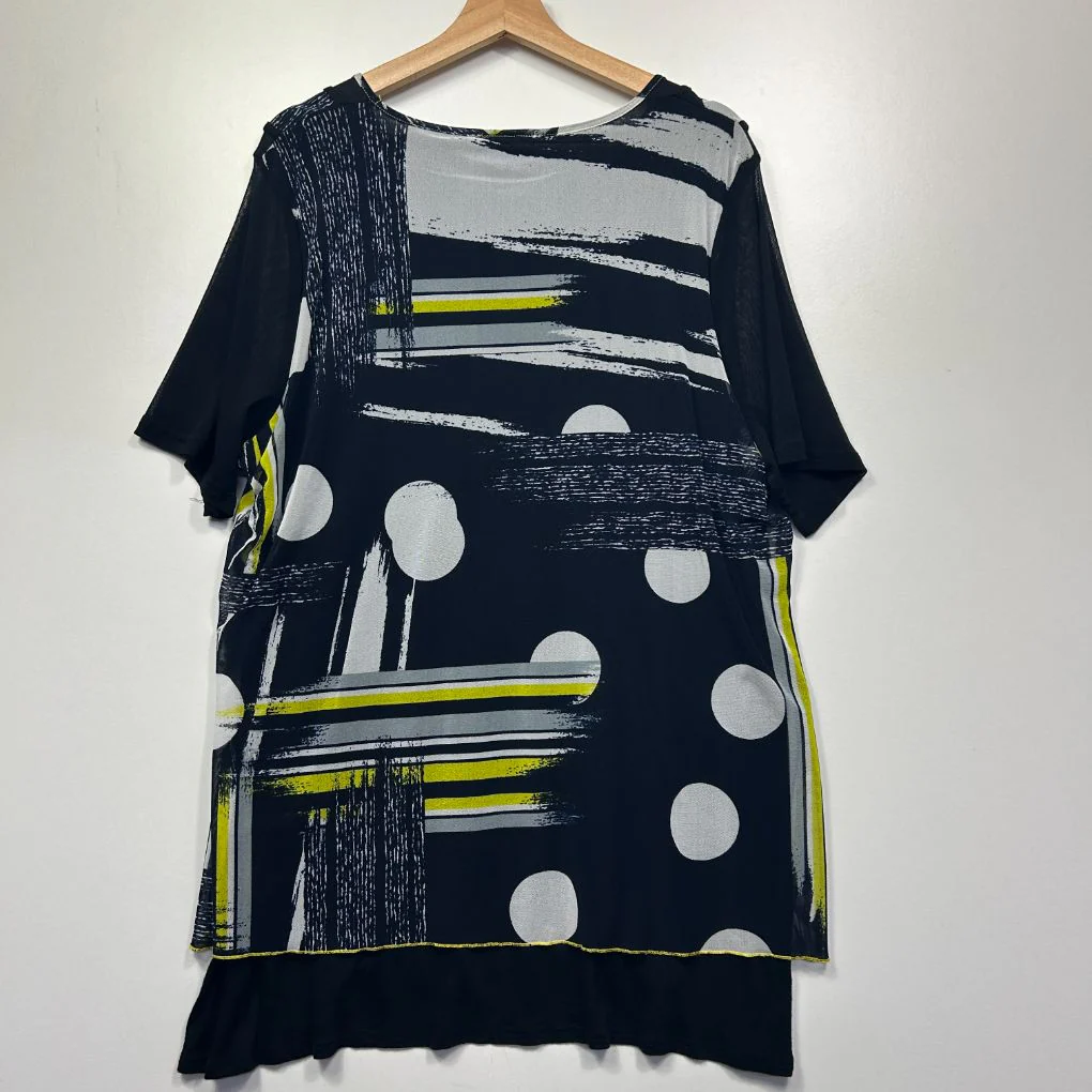 Black Abstract Print Top - Size 16/18 - Image 2