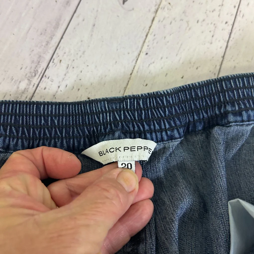 Black Pepper Blue Pull-On Jeans - Size 20 - Image 2