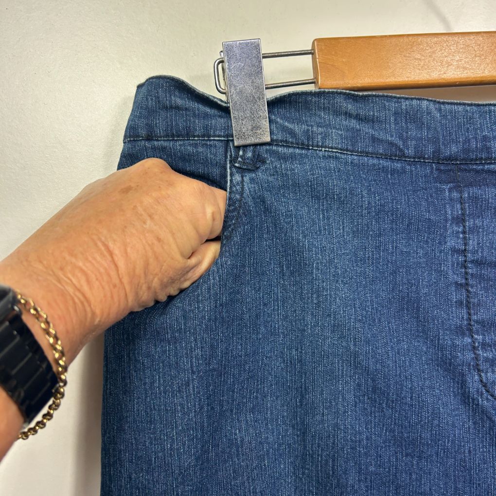 Black Pepper Blue Pull-On Jeans - Size 20 - Image 4