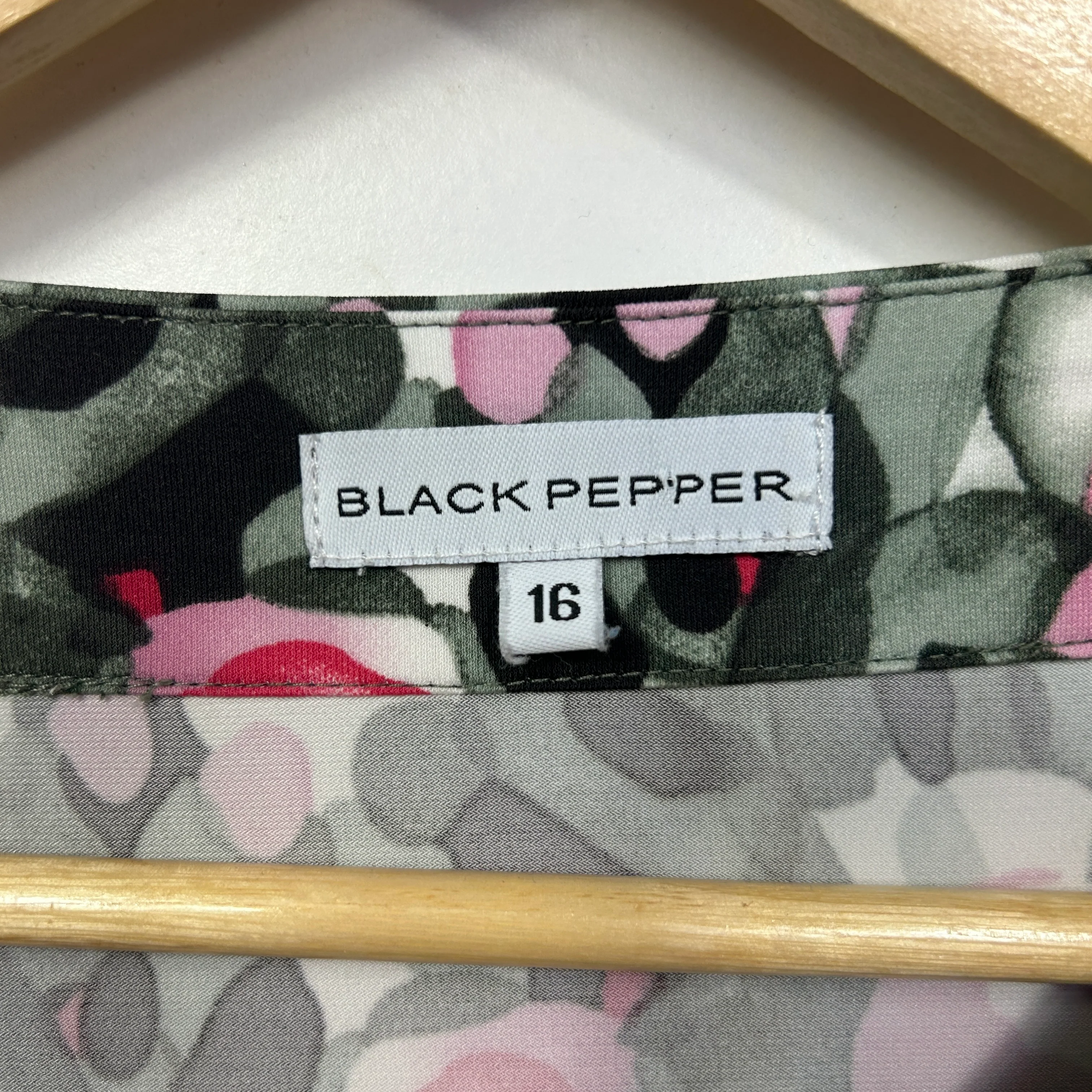 Black Pepper Multicoloured Top - Size 16 - Image 2