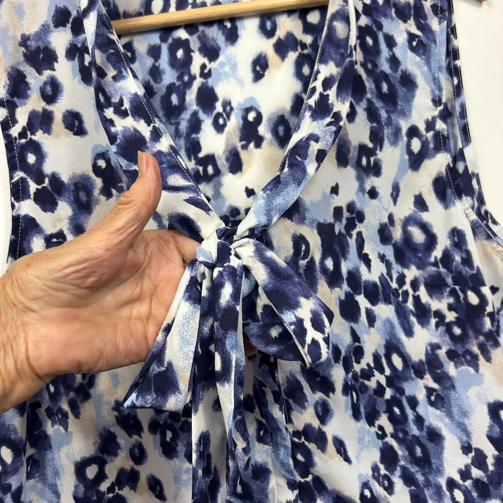 Target Blue White Floral Peplum Top - Size 20 - Image 3