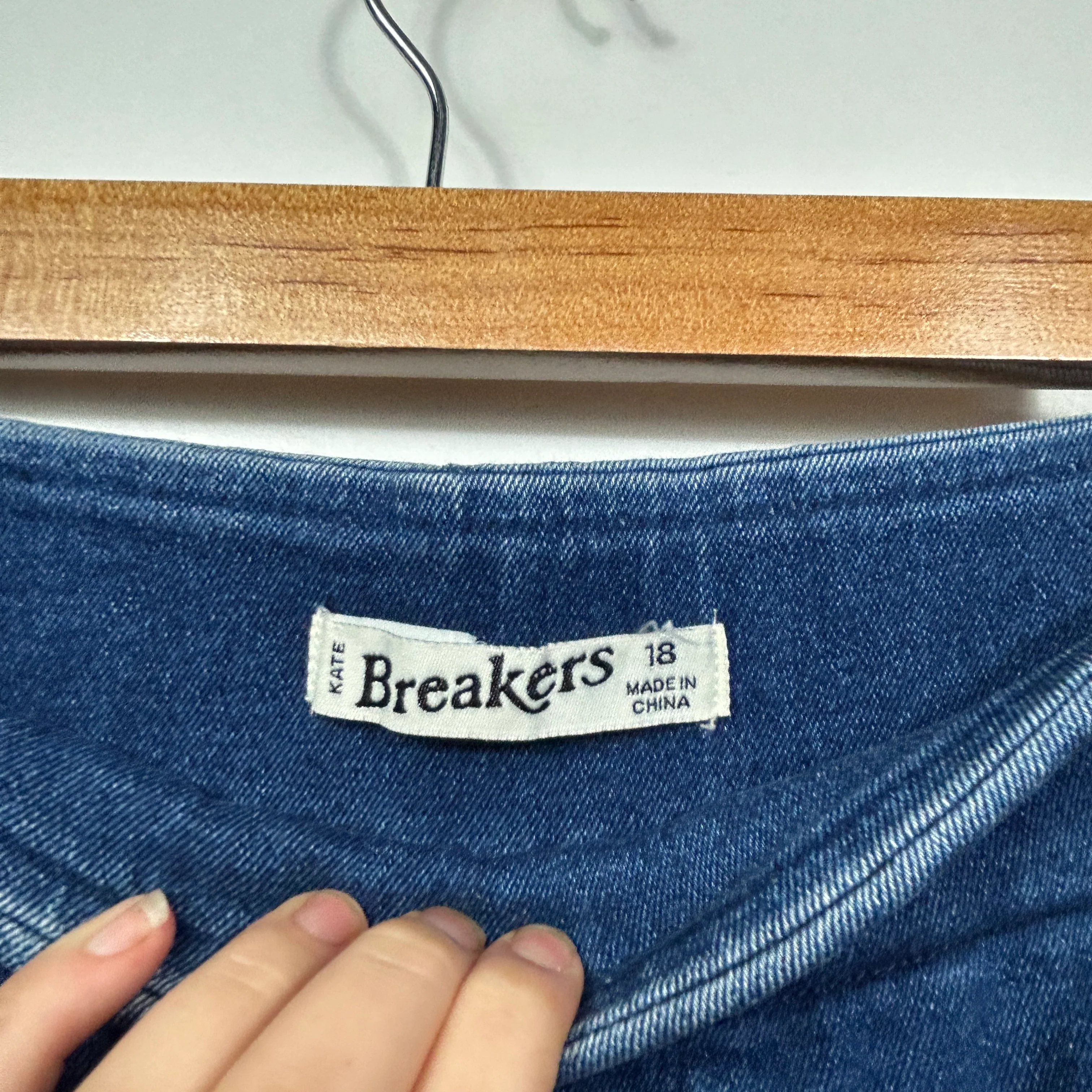 Breakers Navy Capri Denim Pants - Size 18 - Image 2