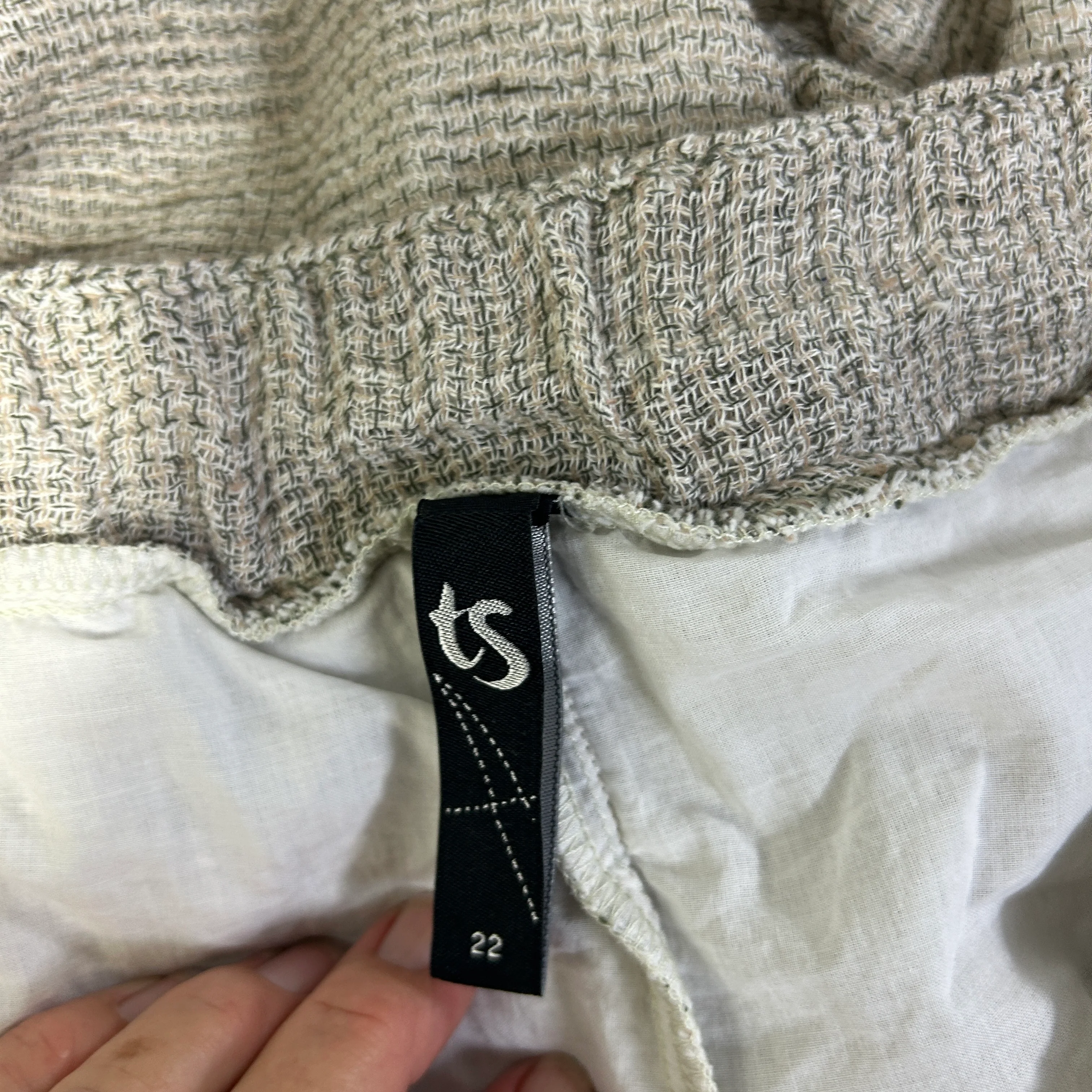 Taking Shape Cropped Linen Pants - Size 22 - Image 2