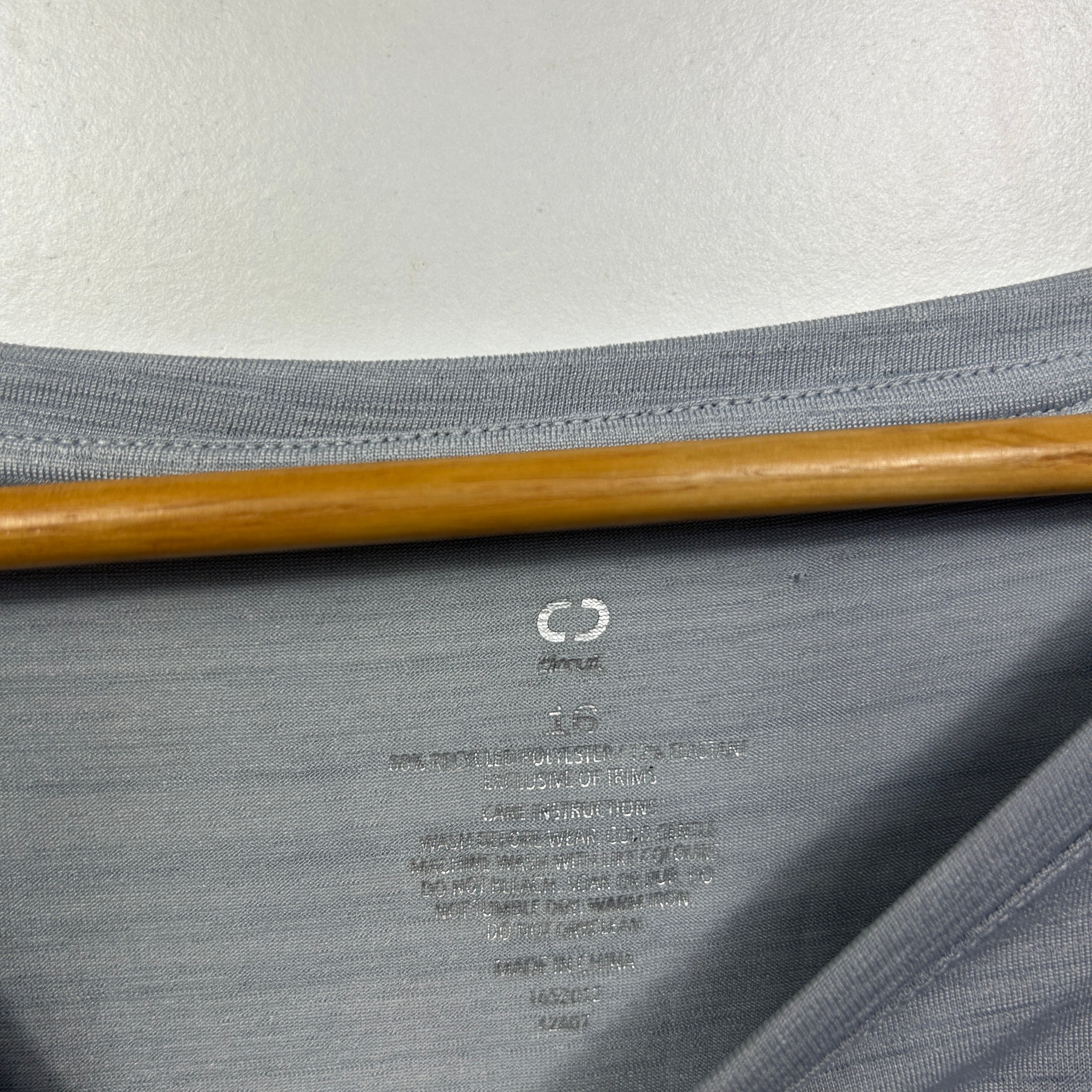 Circuit Grey Activewear Top - Size 16 - Image 2
