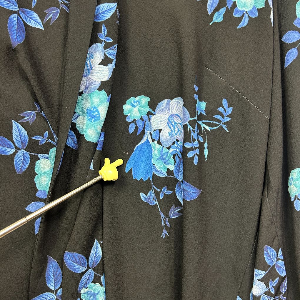 City Chic Black Blue Floral Blouse - Size S/16 - Image 4
