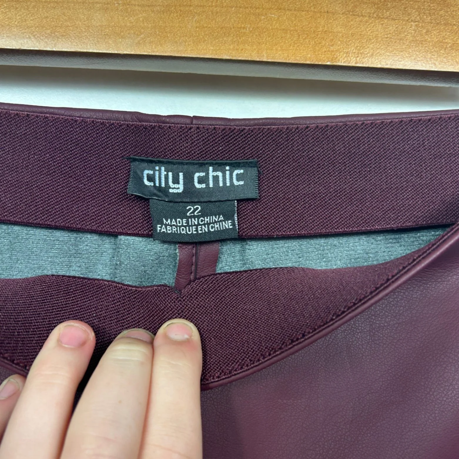 City Chic Faux Leather PVC Flared Pants Trousers Size 22 Burgundy - Image 3