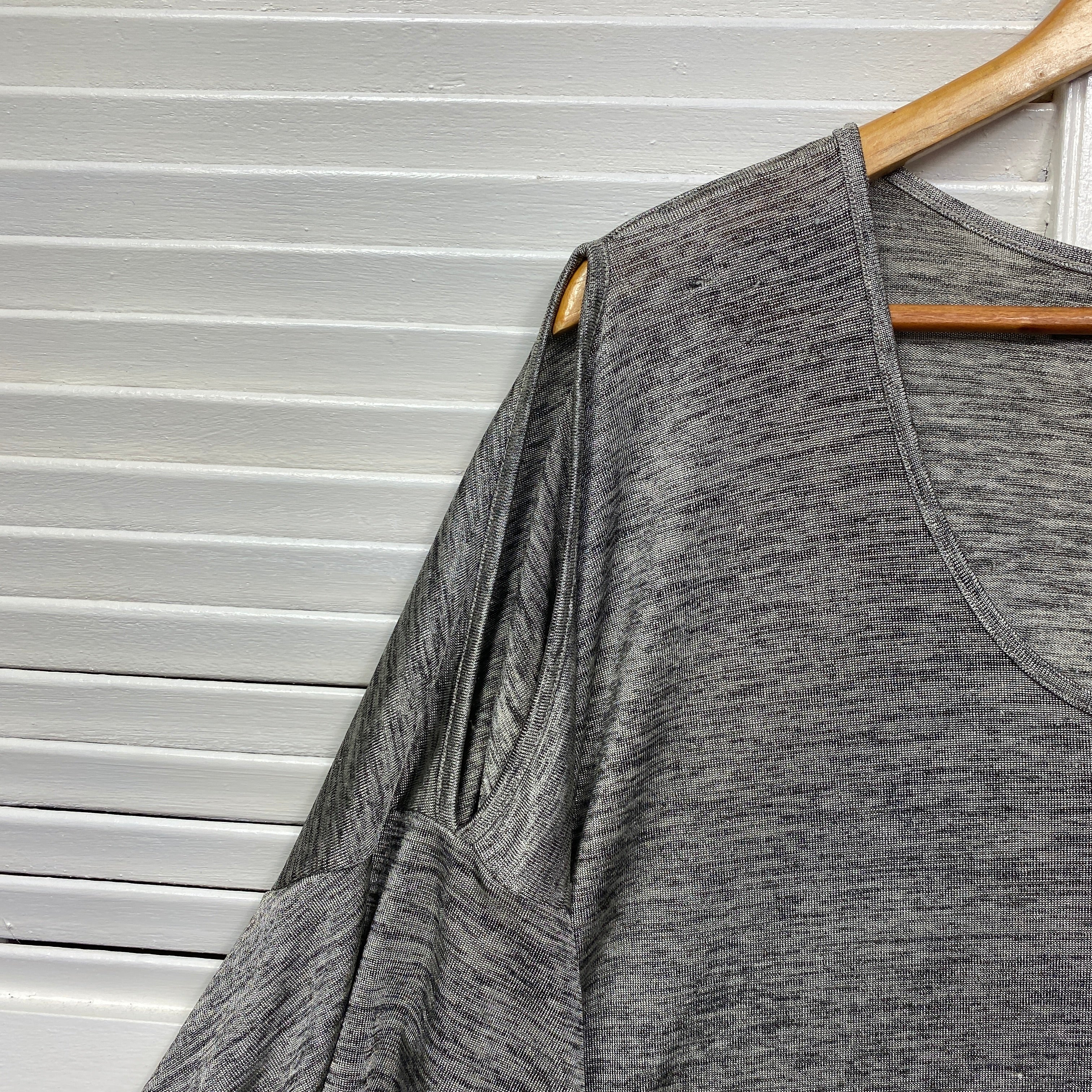 Taking Shape Top Size 16 18 Short Sleeve Metallic - Image 3