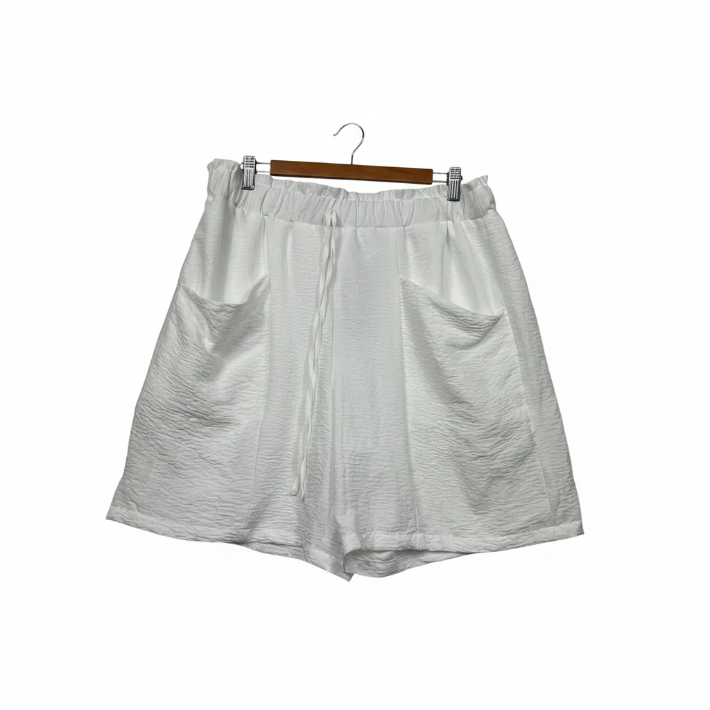 Emery Rose White Textured Shorts - Size 1XL