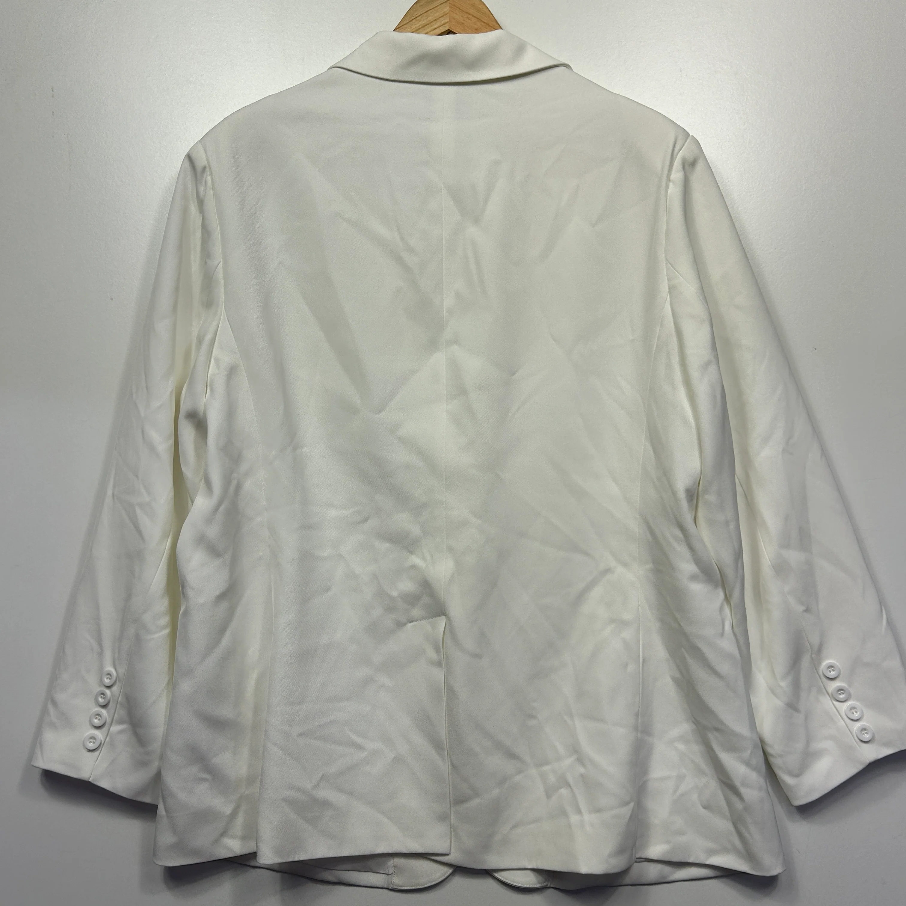 FAYT White Blazer - Size 16 - Image 4