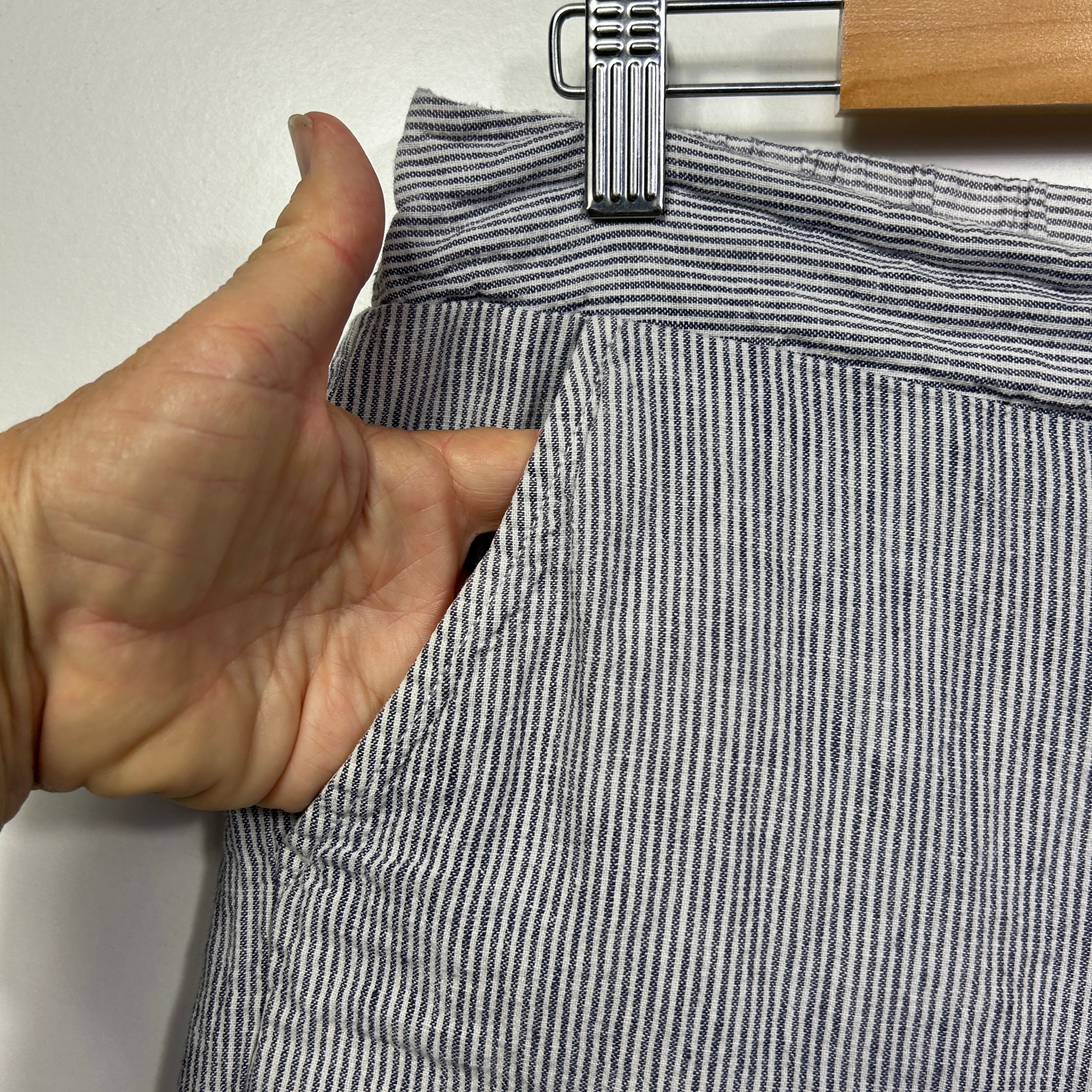 Grey Striped Shorts - Size Approx 14-16 - Image 3