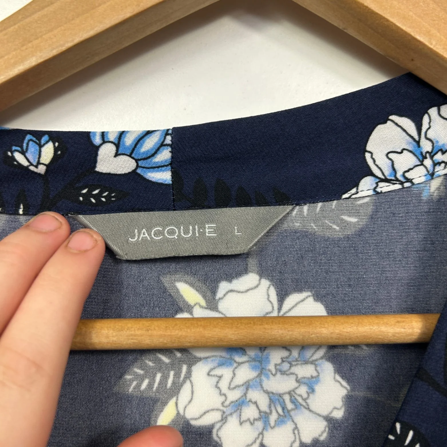 Jacqui E Navy Floral Short Sleeve Top Size 14  Large - Image 3