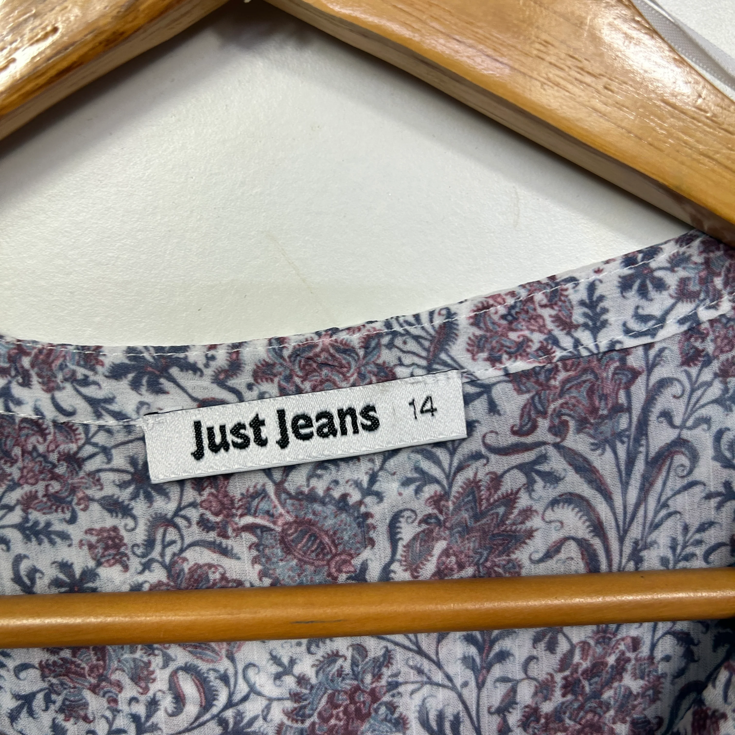 Just Jeans Grey Purple Floral Print Top - Size 14 - Image 3