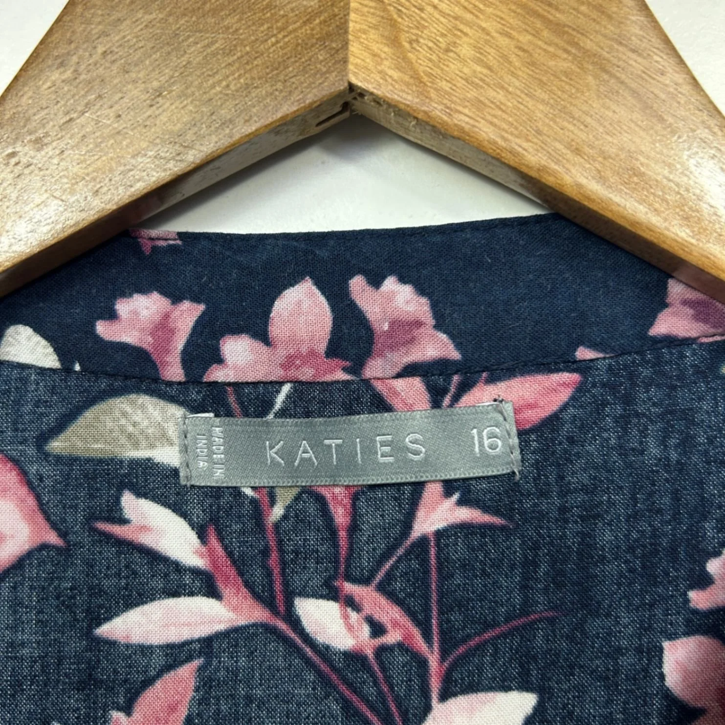 Katies  Navy Pink Floral 3/4 Sleeve Linen Blend Blouse Size 16 - Image 4