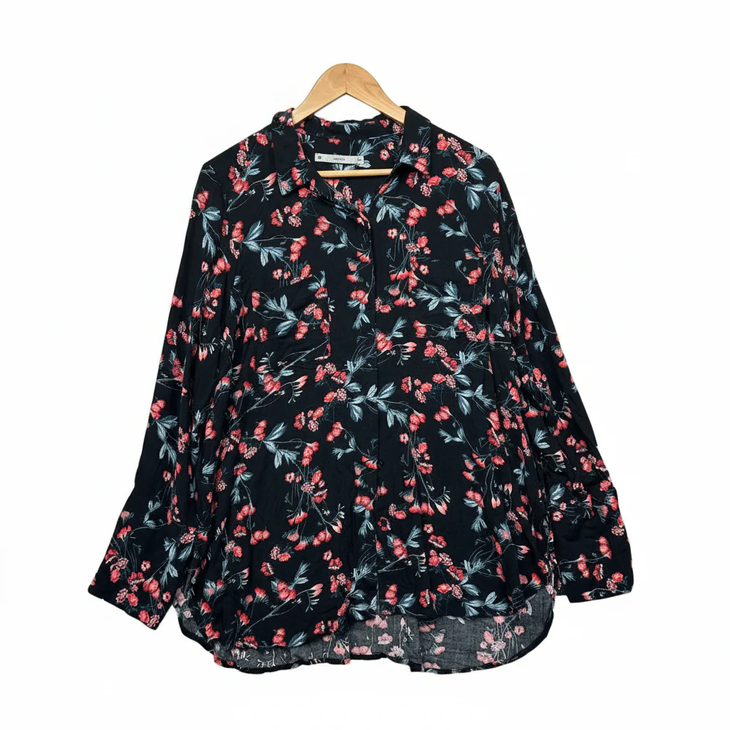 Katies Woman Black Top - Size 20