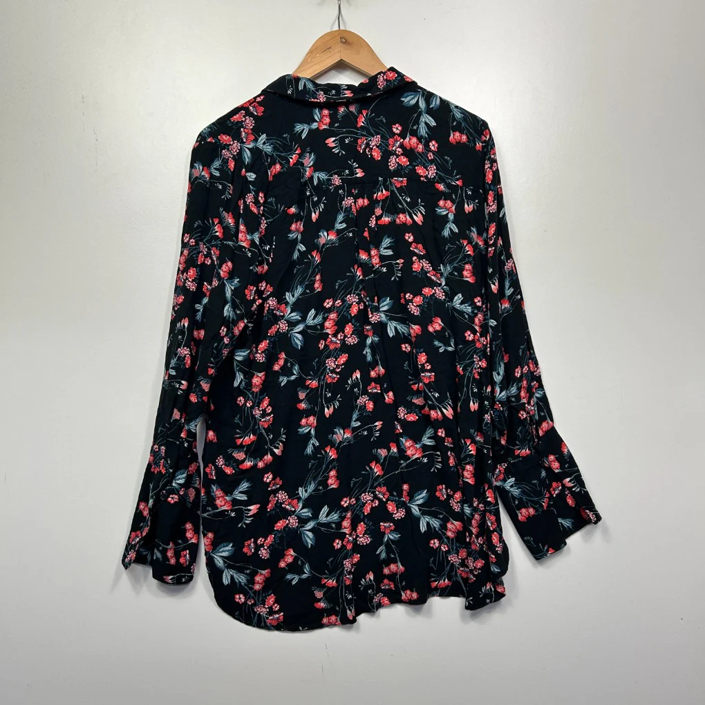 Katies Woman Black Top - Size 20 - Image 4