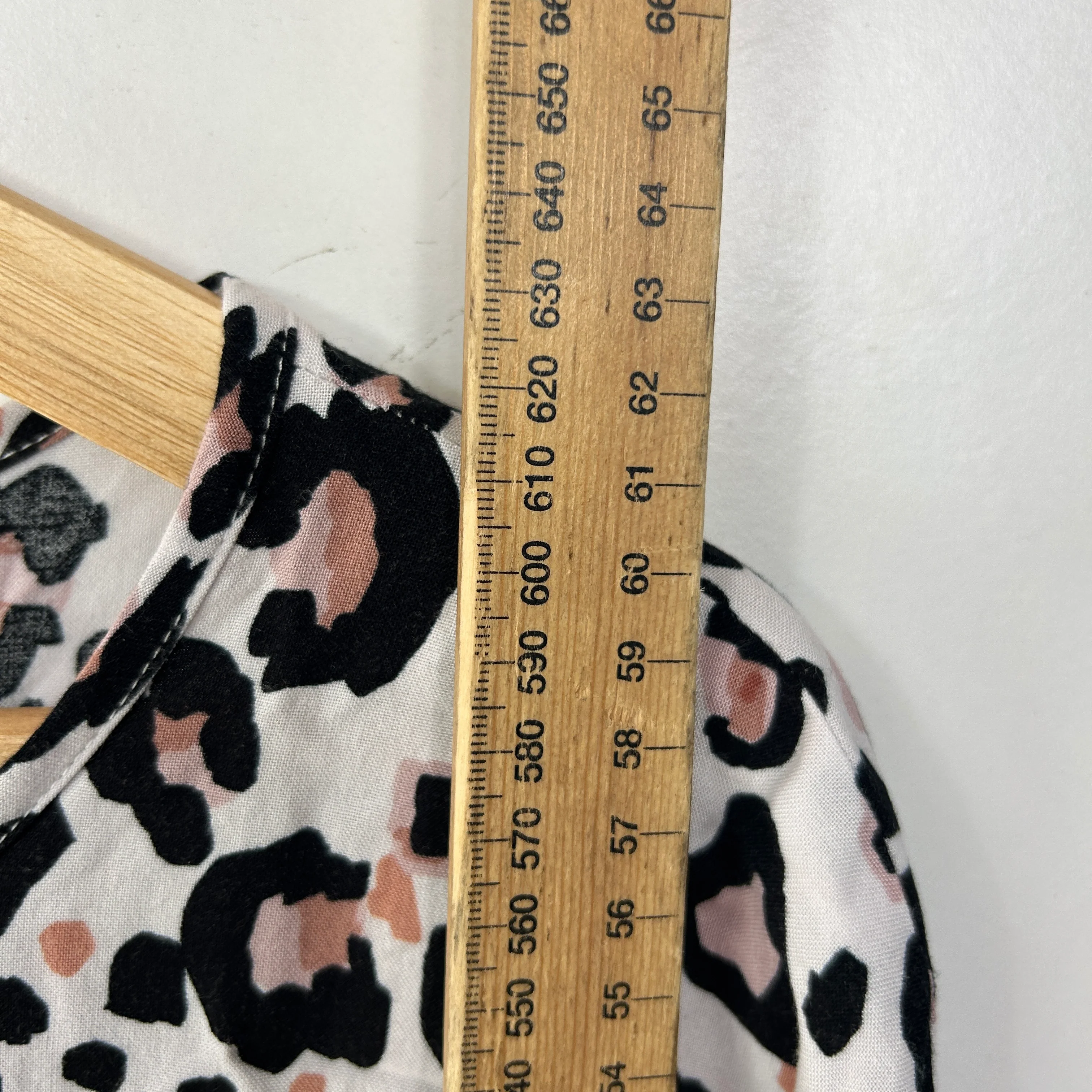 Label of Love Pink Black Leopard Print Top - Size M/L - Image 6