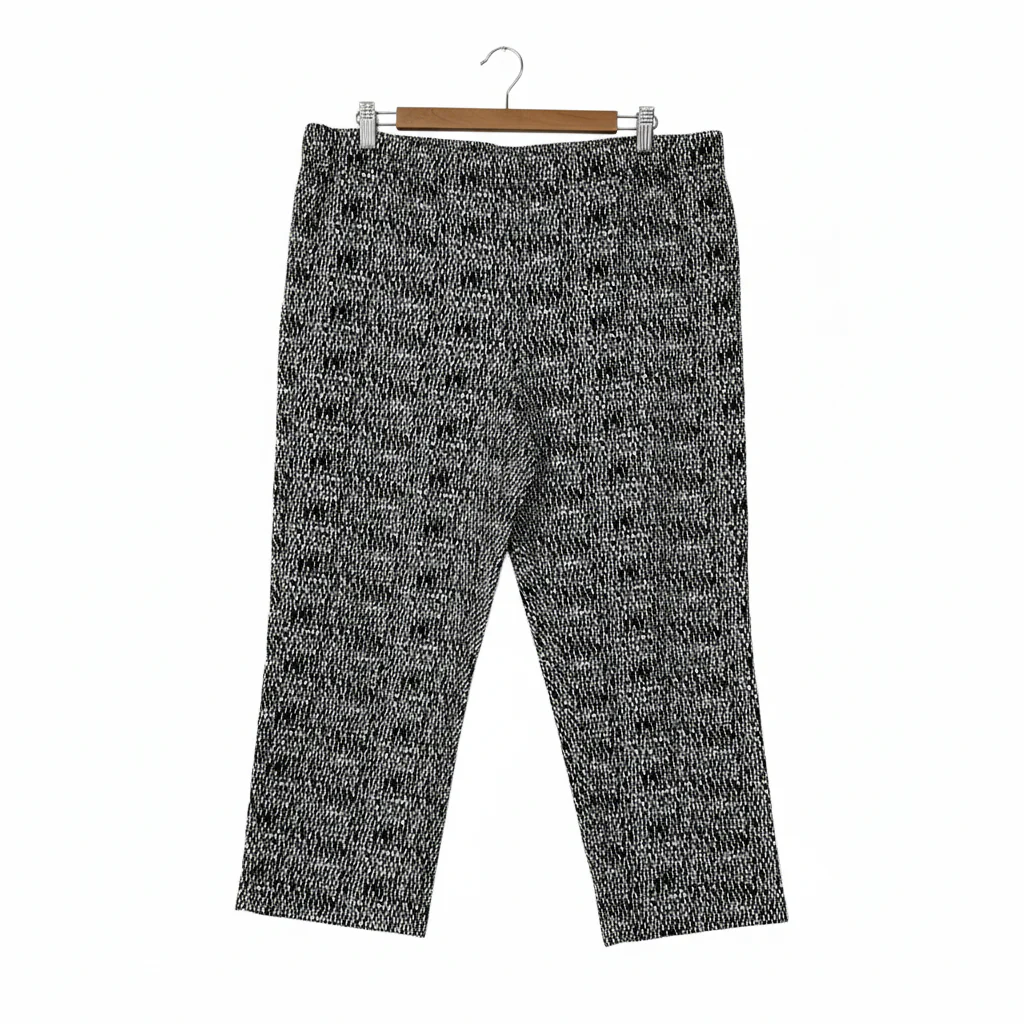 Maggie T Black and White Patterned Cropped Pants - Size 14