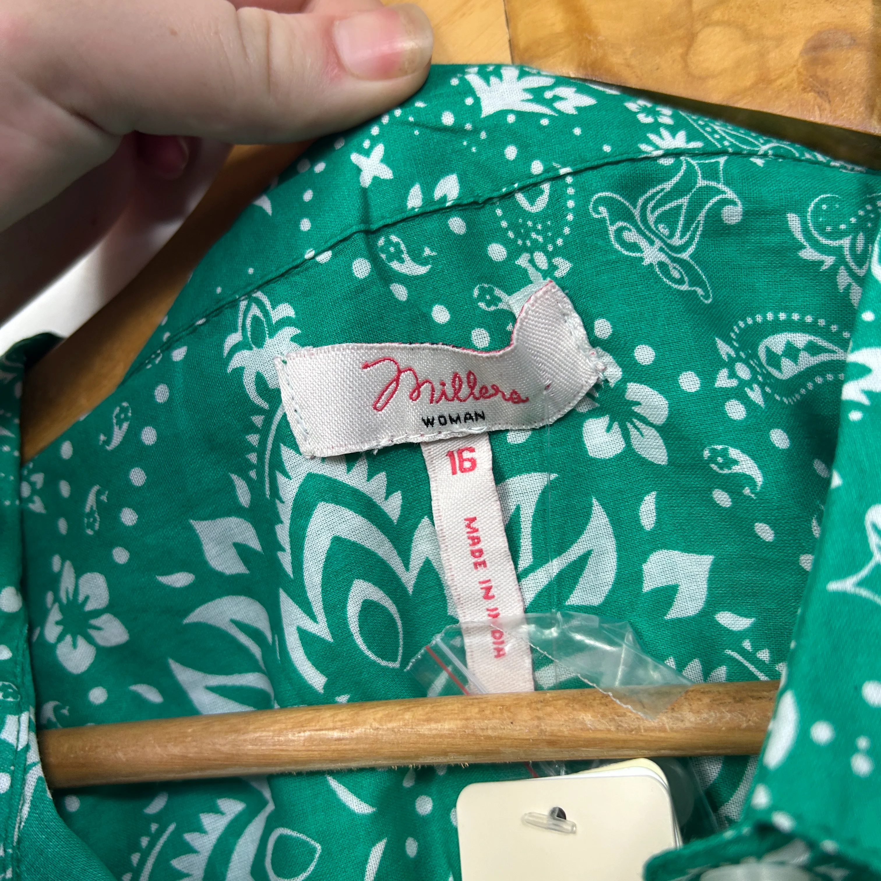 Millers Green Paisley Print Shirt -  Size 16 - Image 2
