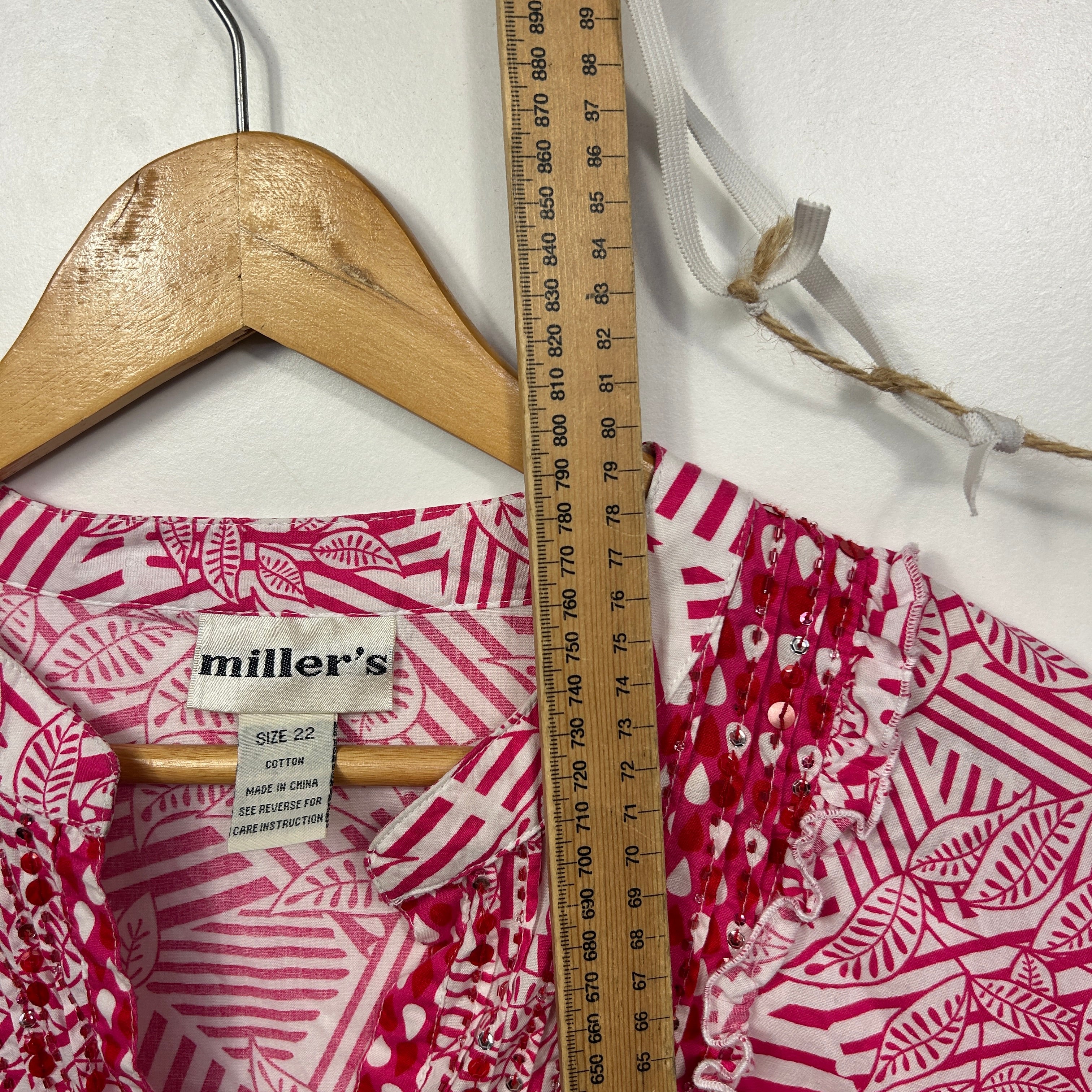 Millers Pink and White Printed Top - Size 22 - Image 4