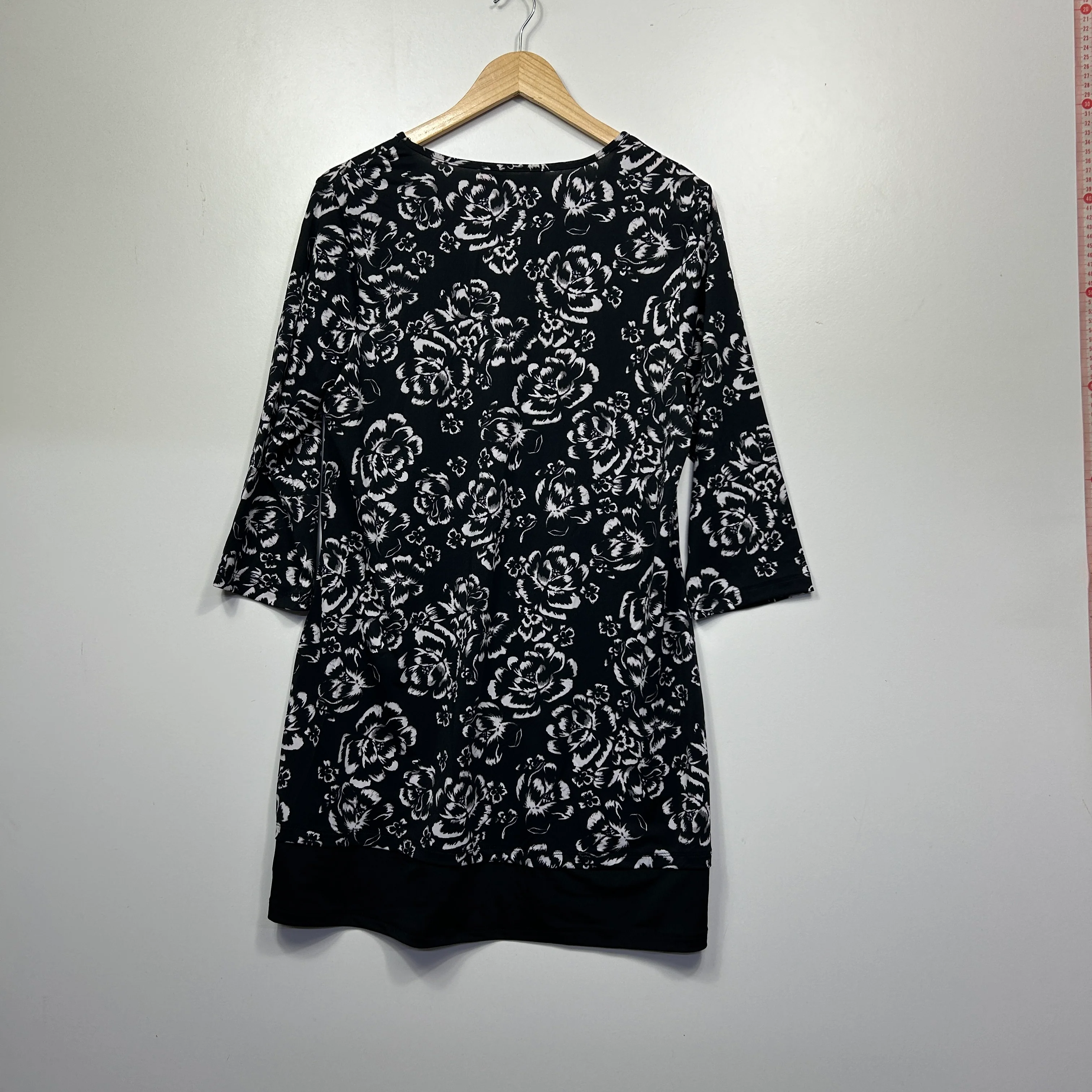 Millers Woman Black White Floral Dress - Size 14 - Image 2