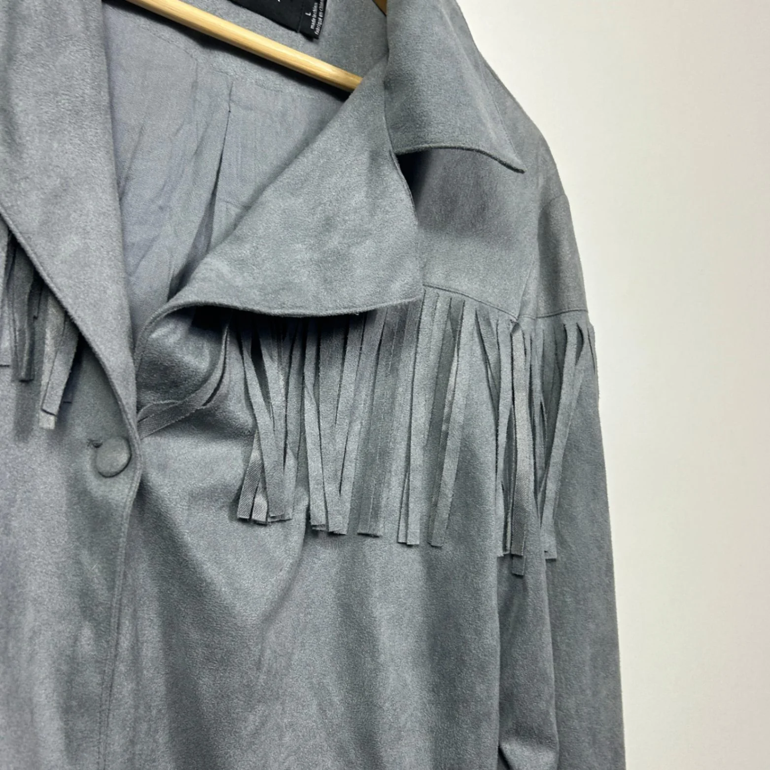 MINKPINK Faux Suede Fringe Grey Western Boho Cropped Jacket Size Large - Image 5