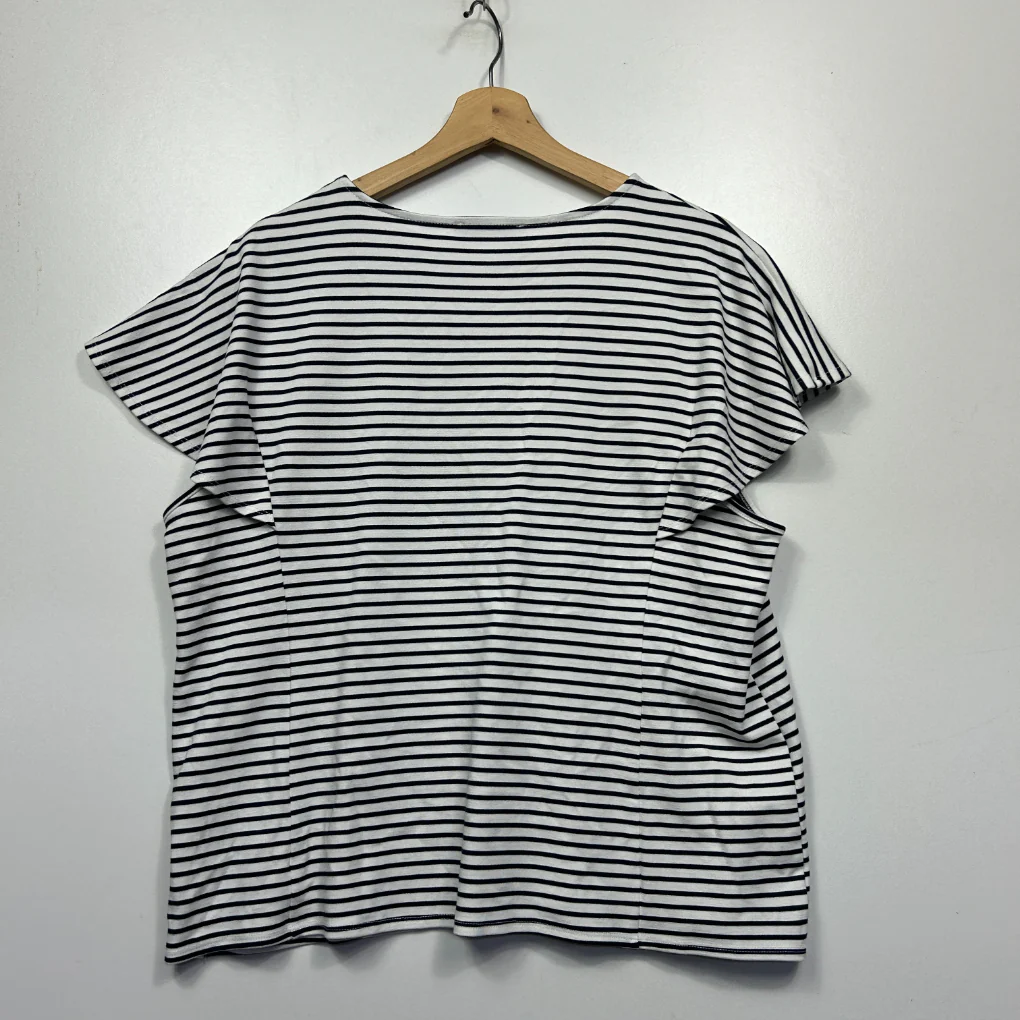 Preview White and Navy Striped Top - Size XXL - Image 2