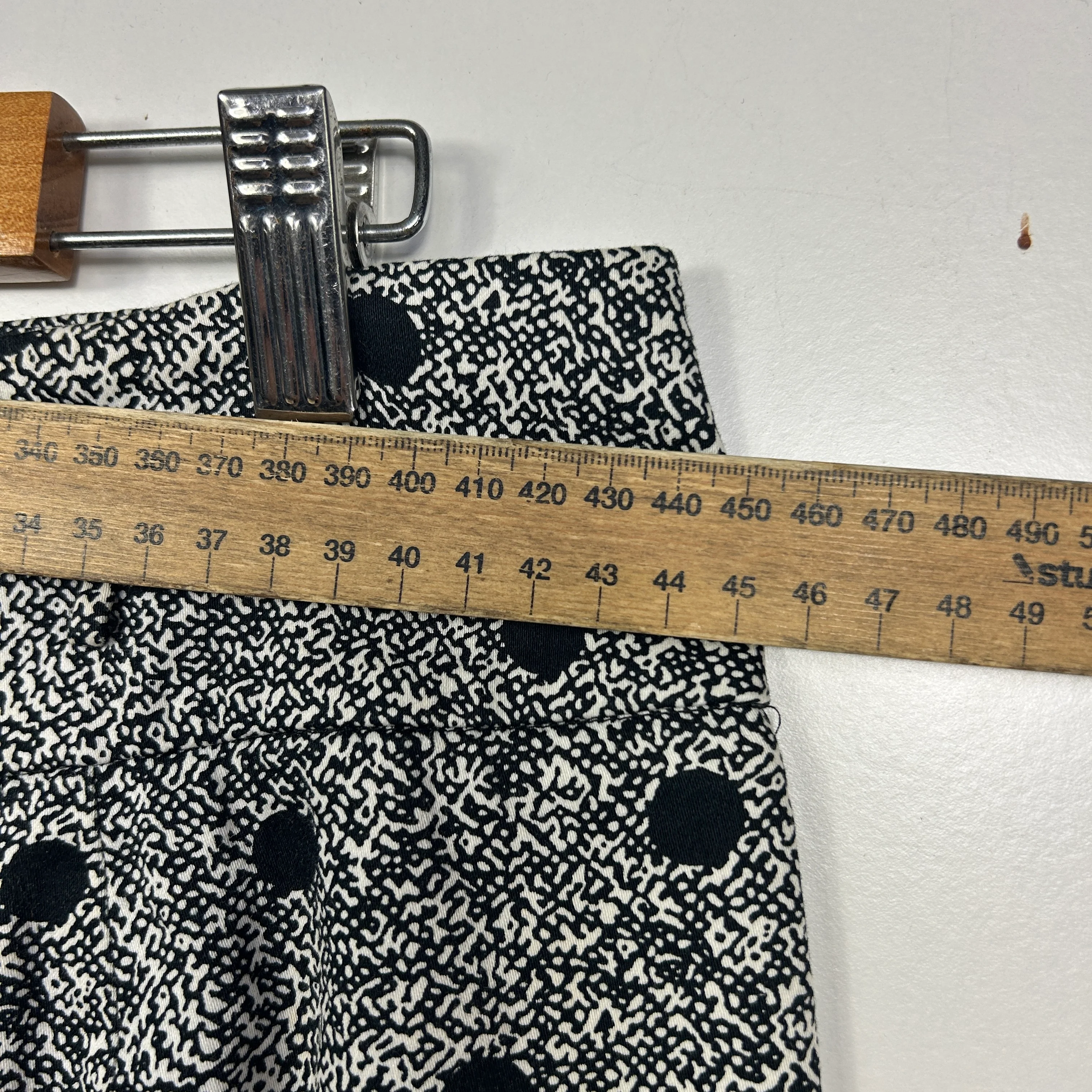 Review Black White Polka Dot Pencil Skirt - Size 14 - Image 4