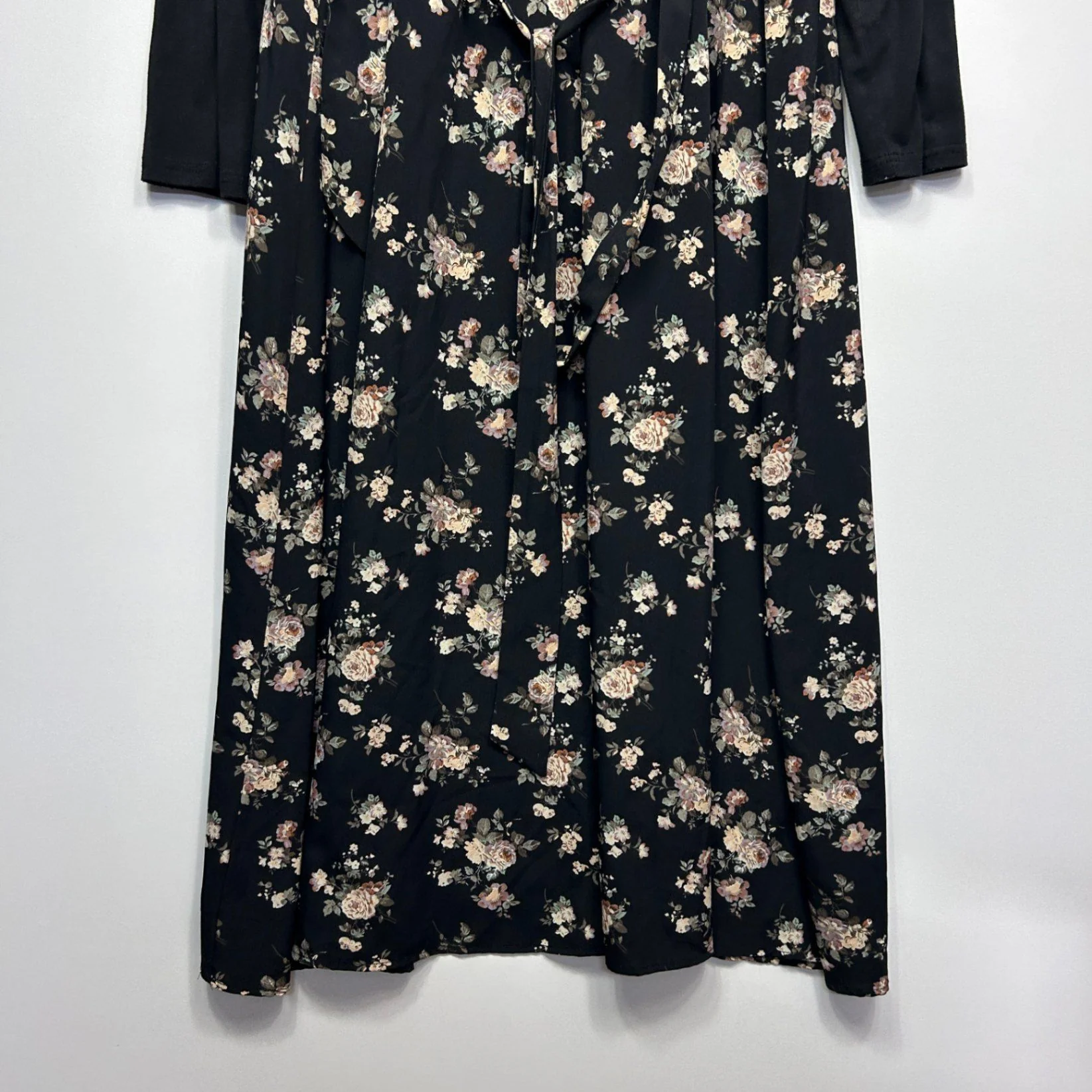 Shein Maxi Dress Size 4XL Black Long Sleeve Floral Long Length - Image 4