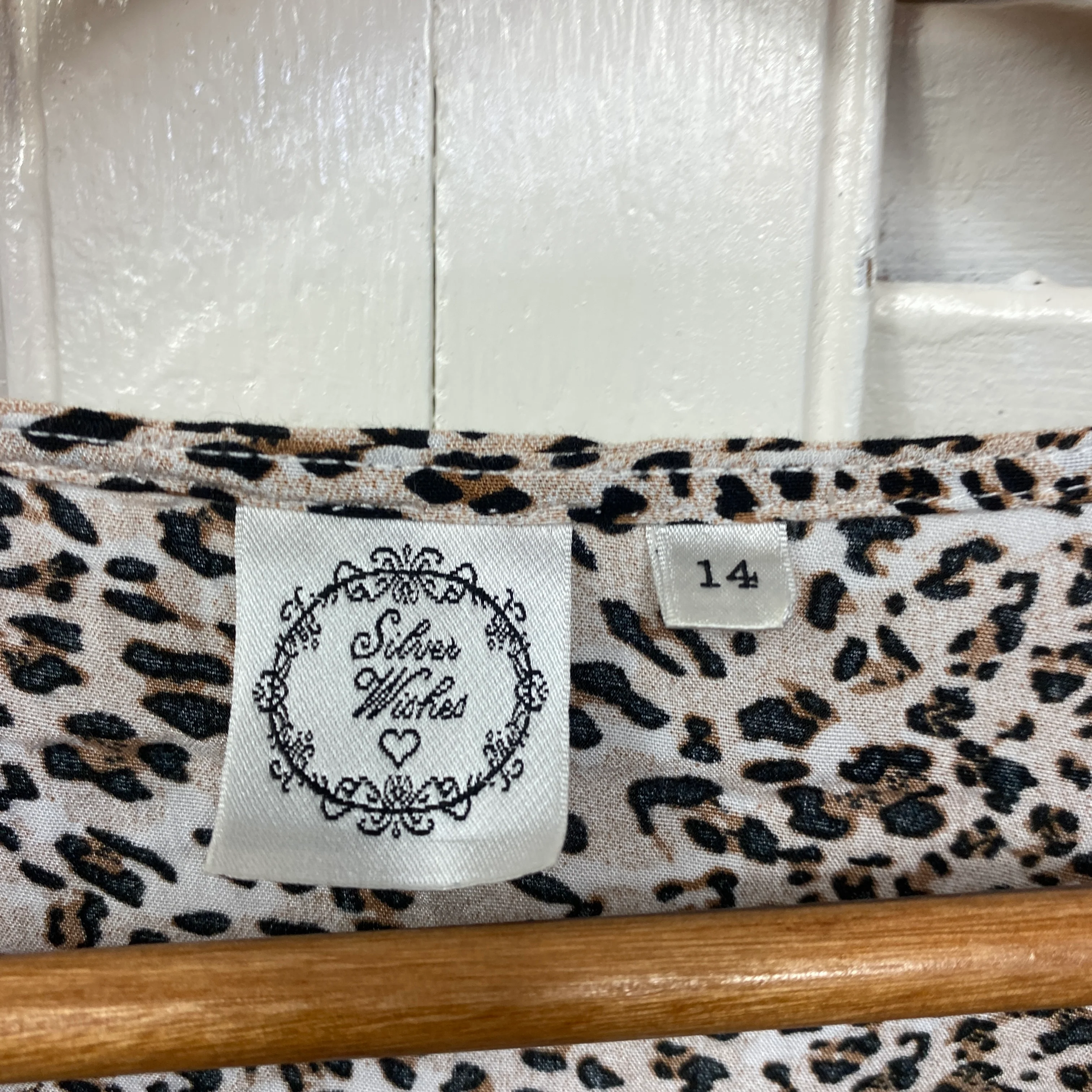 Silver Wishes Top Size 14 Button Up Animal Print Long Sleeve - Image 4