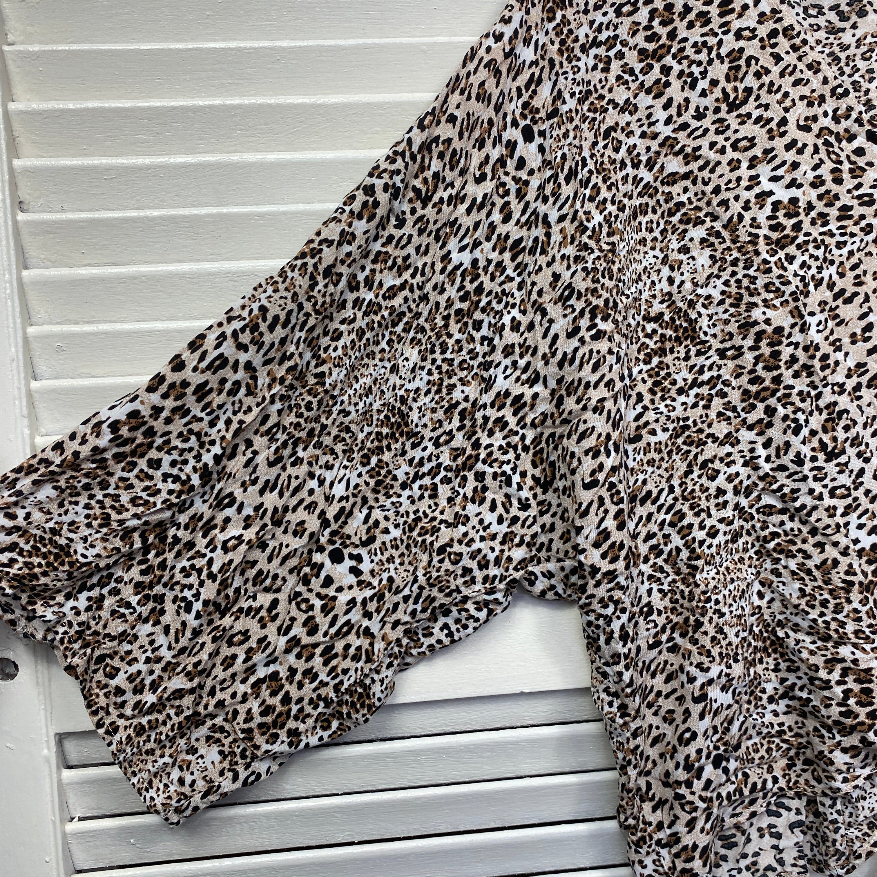 Silver Wishes Top Size 14 Button Up Animal Print Long Sleeve - Image 6