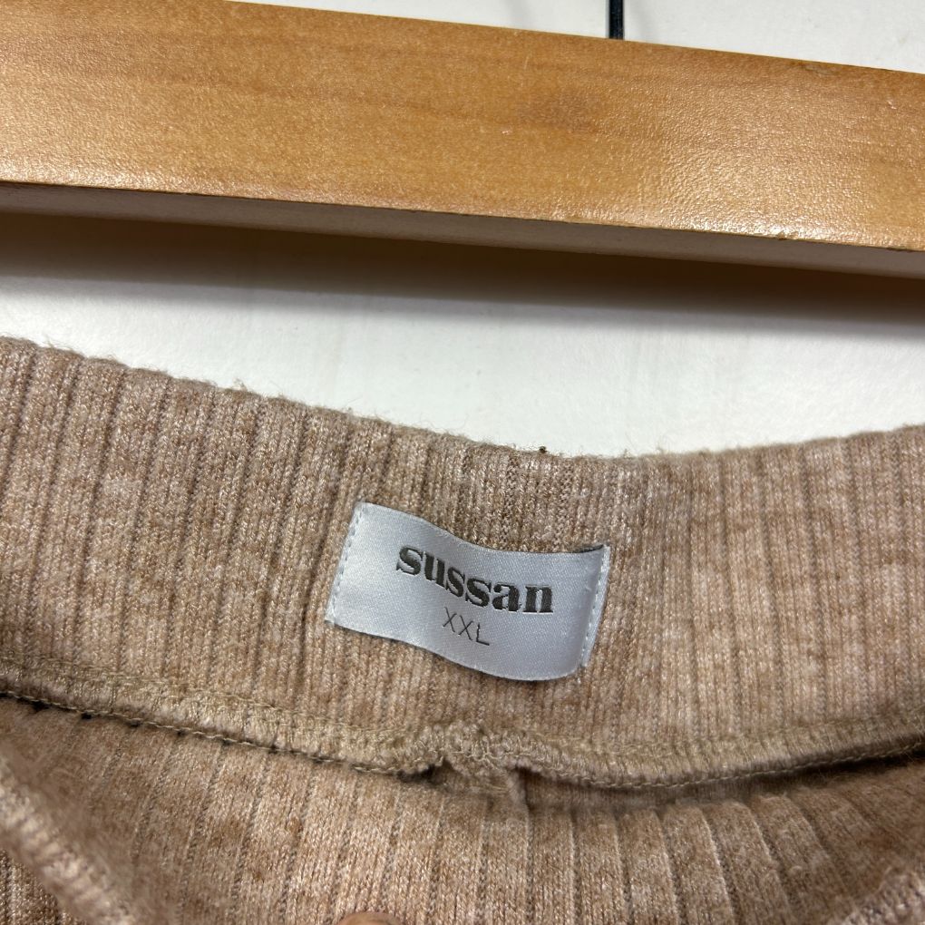 Sussan Beige Ribbed Wide-Leg Pants - Size XXL - Image 3
