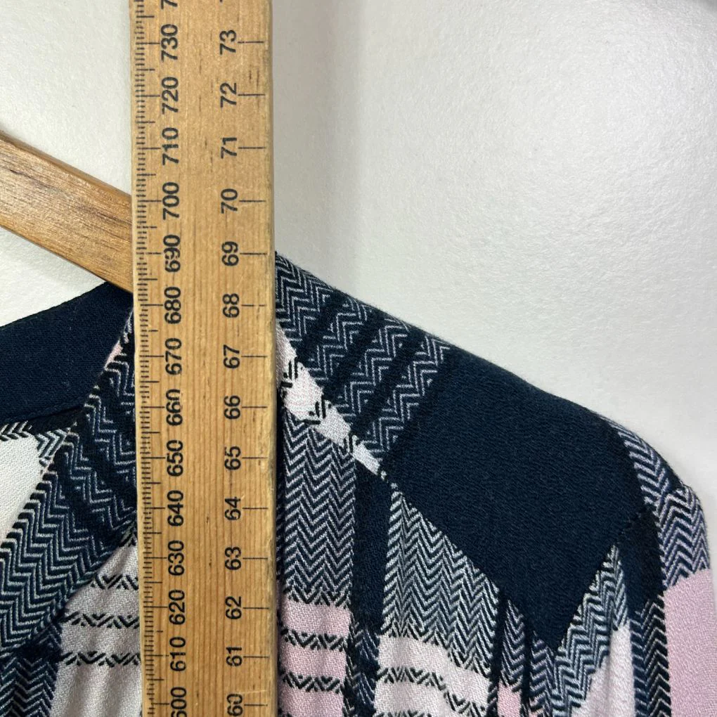 Suzanne Grae Navy Plaid Top - Size 14 - Image 5