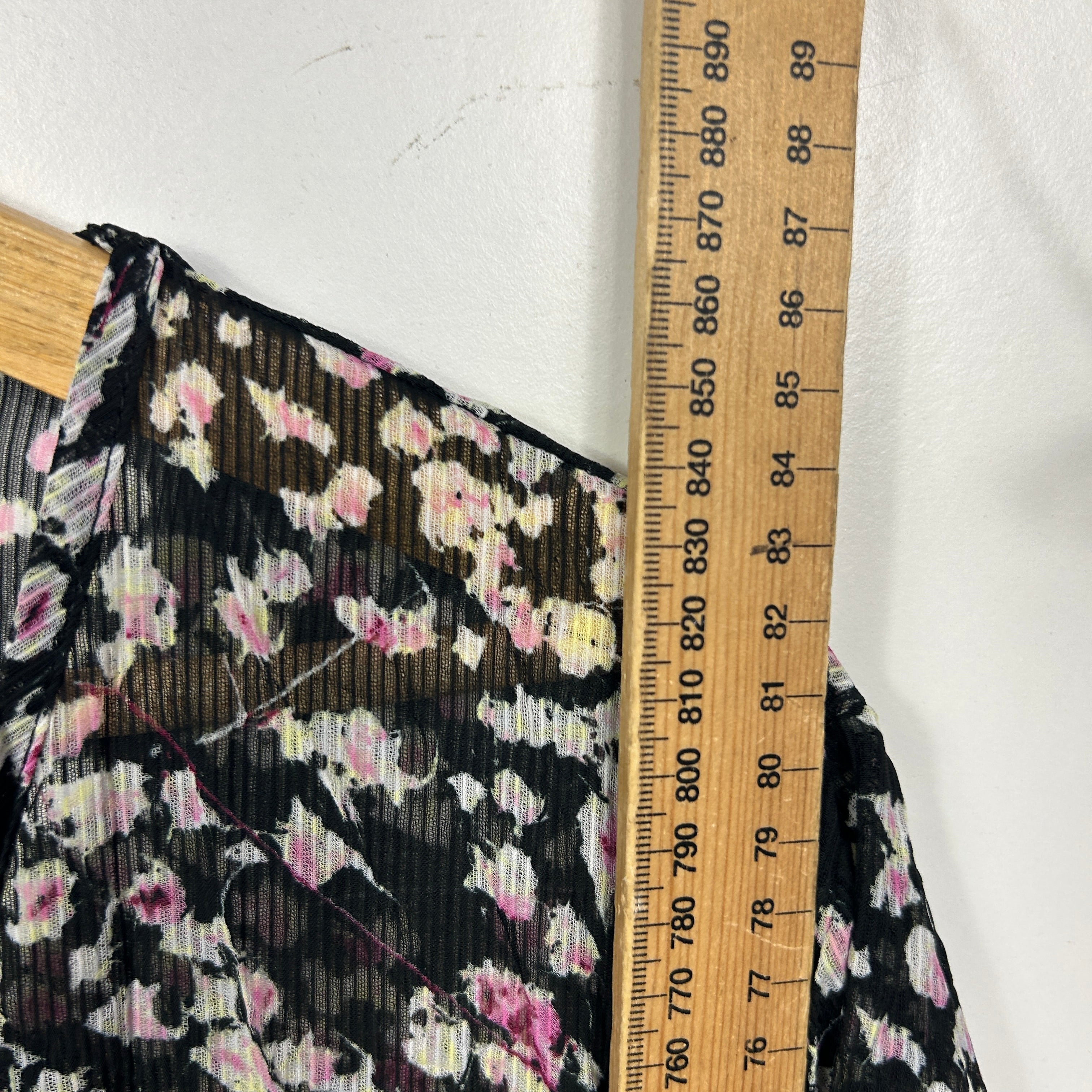 Taking Shape Black Floral Sheer Tunic Top - Size 22 - Image 7