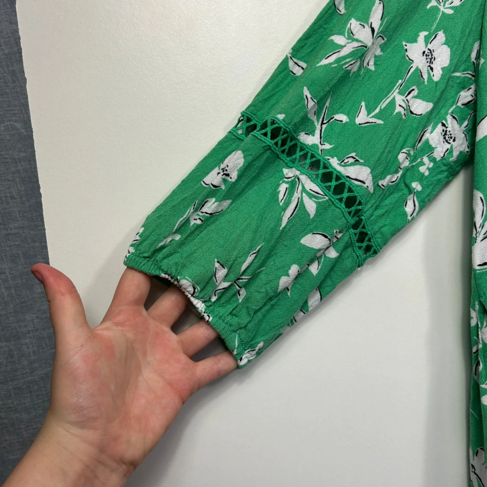Taking Shape Green Viscose 3/4 Sleeve Floral Boho Top Blouse Size 12 - Image 7