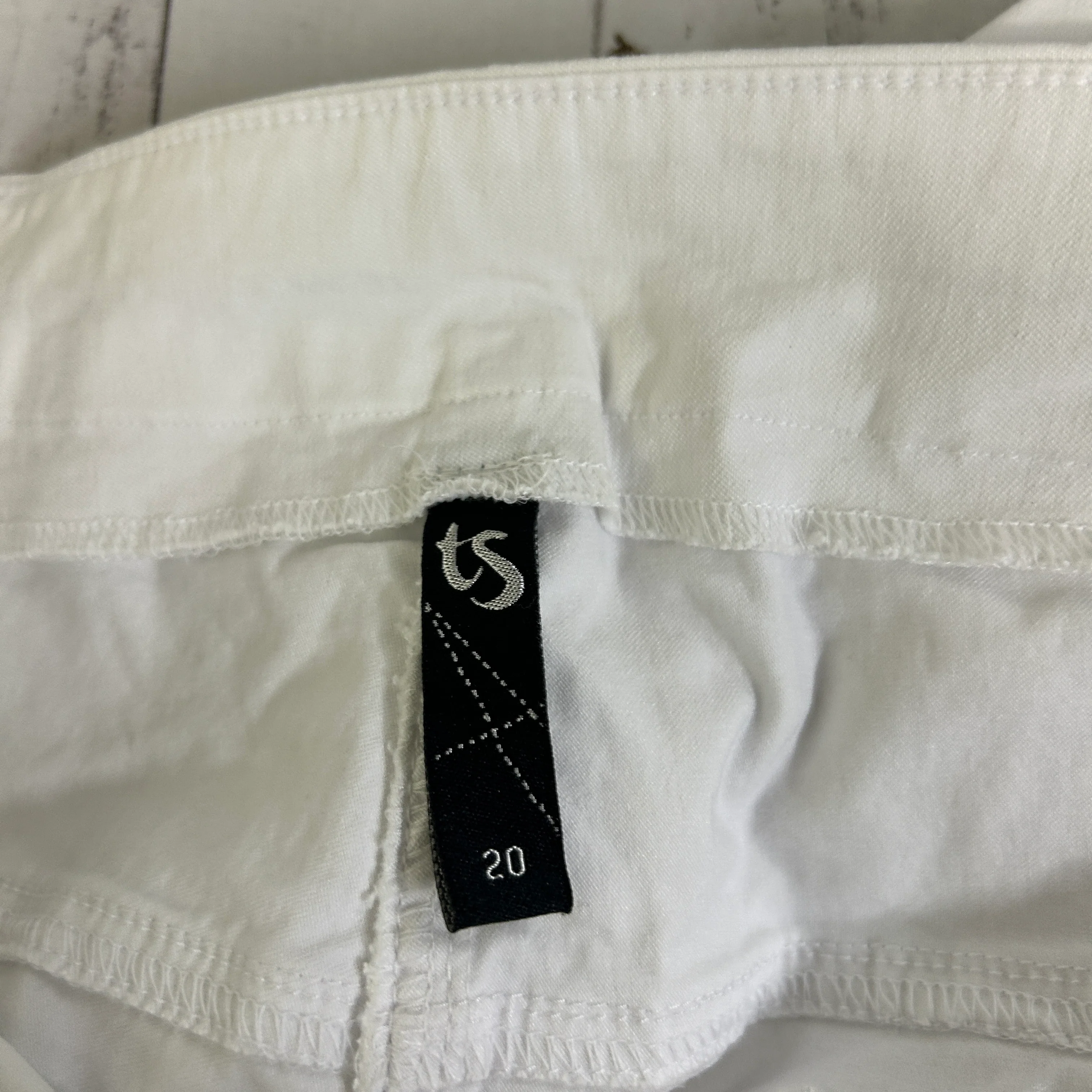Taking Shape White Crop Pants - Size 20 - Image 2