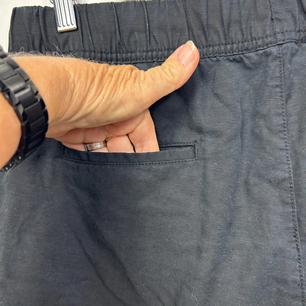 Target Woman Black Shorts - Size 16 - Image 5