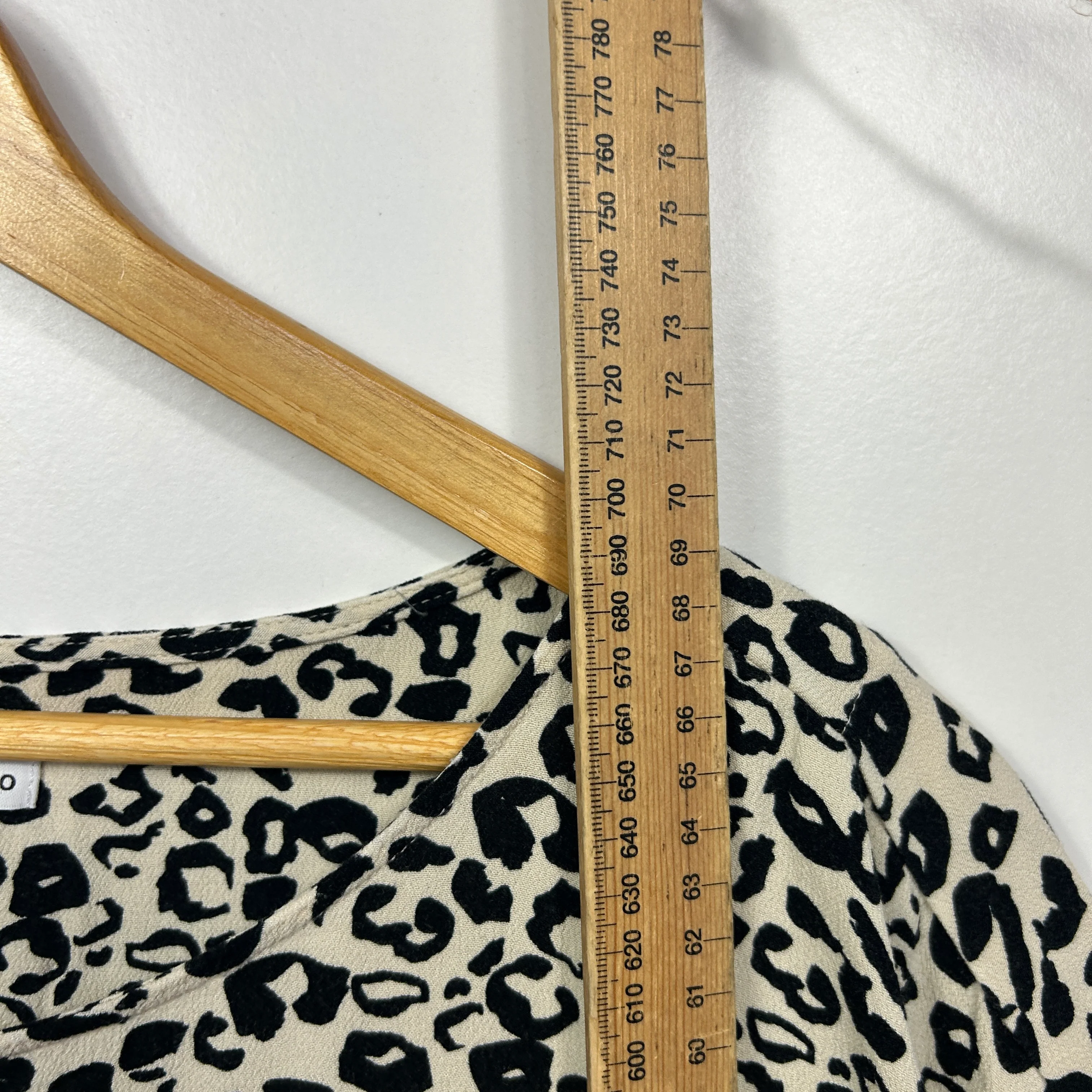 Target Woman Leopard Print Top - Size 20 - Image 6