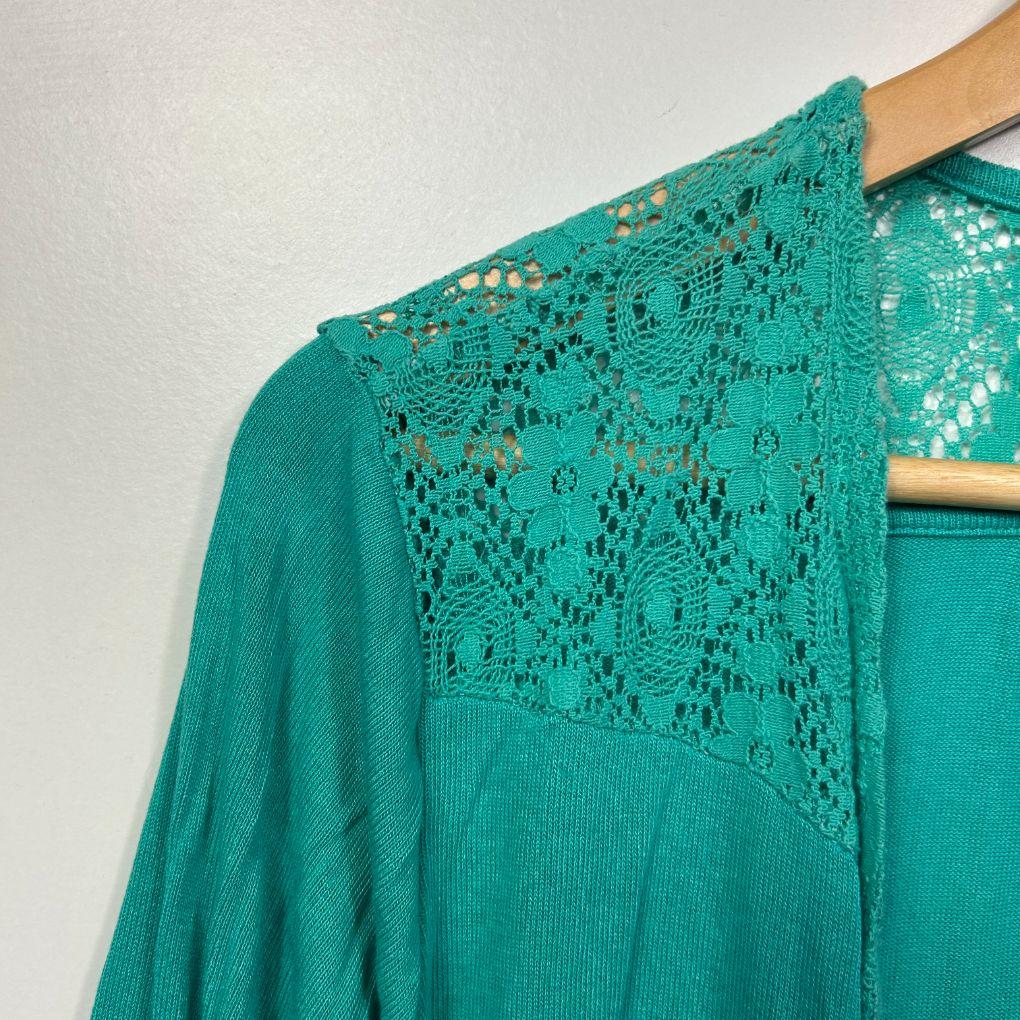 Savannah Open Front Lace Trim Top - Size L - Image 4