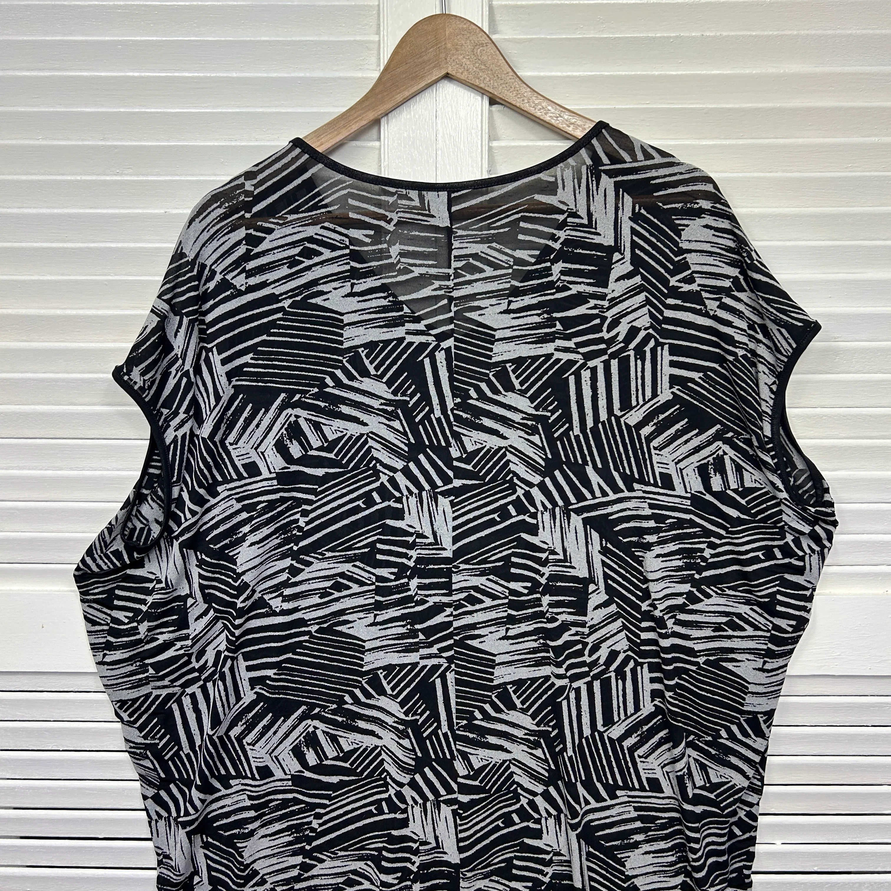 Taking Shape Top Layer Size 18 20 Black Grey Sheer Short Sleeve - Image 4