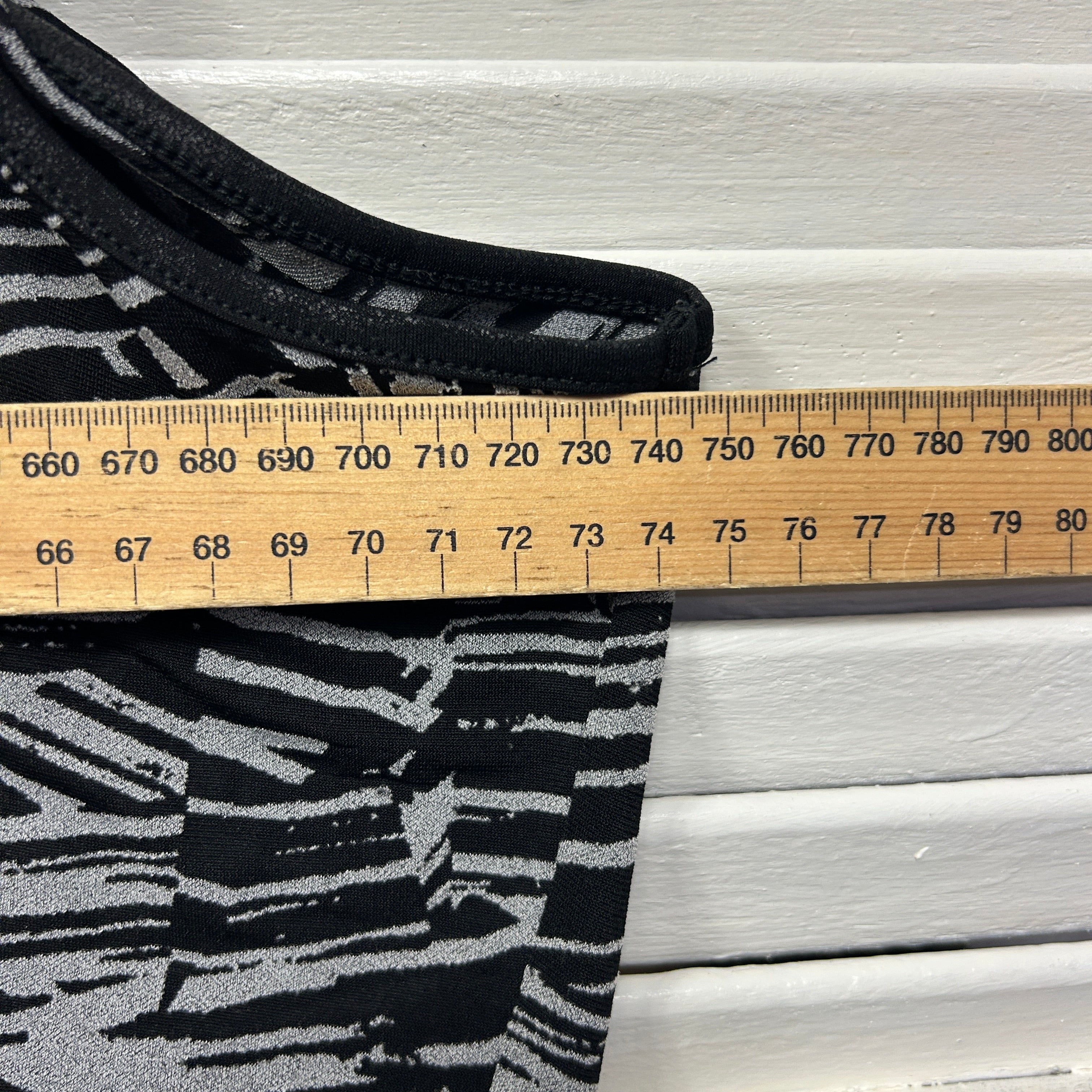 Taking Shape Top Layer Size 18 20 Black Grey Sheer Short Sleeve - Image 5