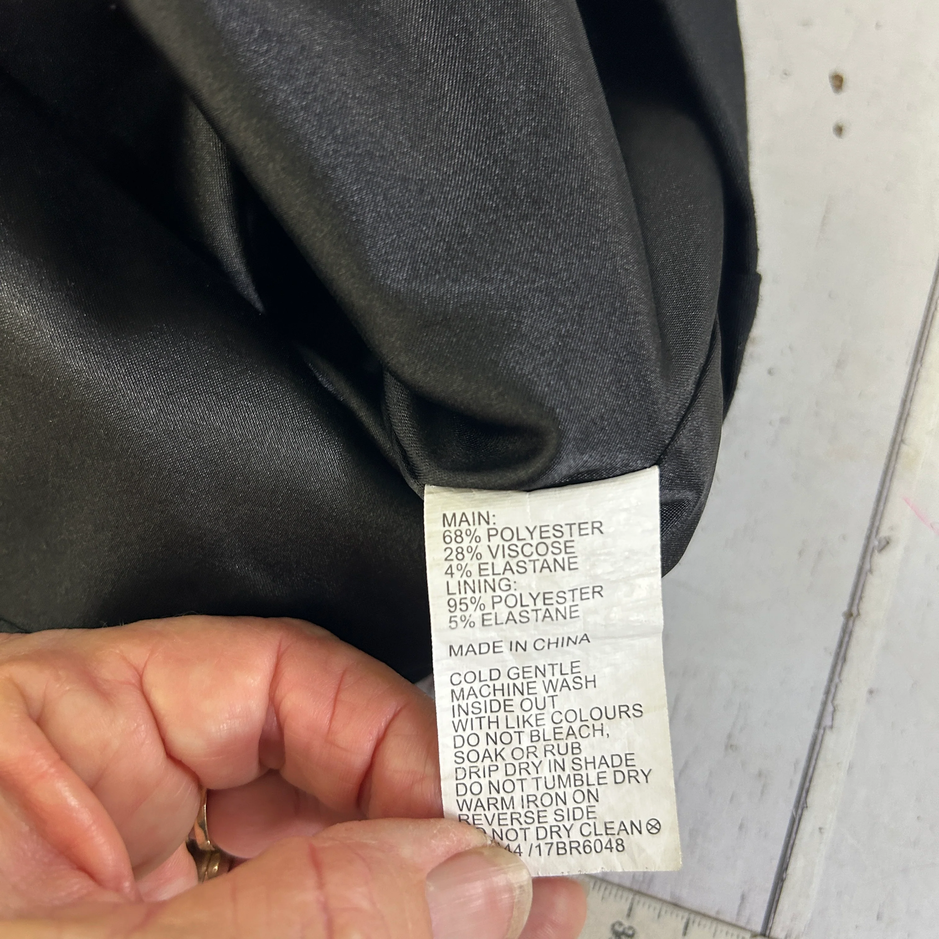 Basque Black Skirt - Size 16 - Image 4