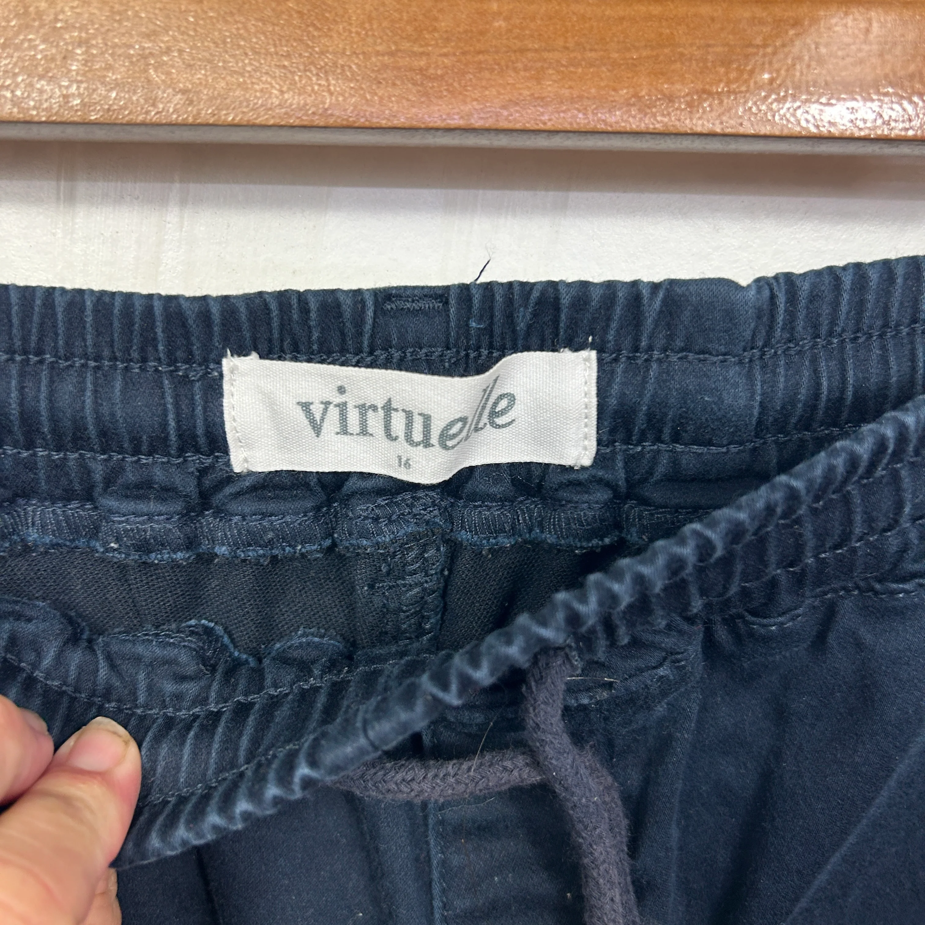 Virtuelle Navy Cropped Pants - Size 16 - Image 3