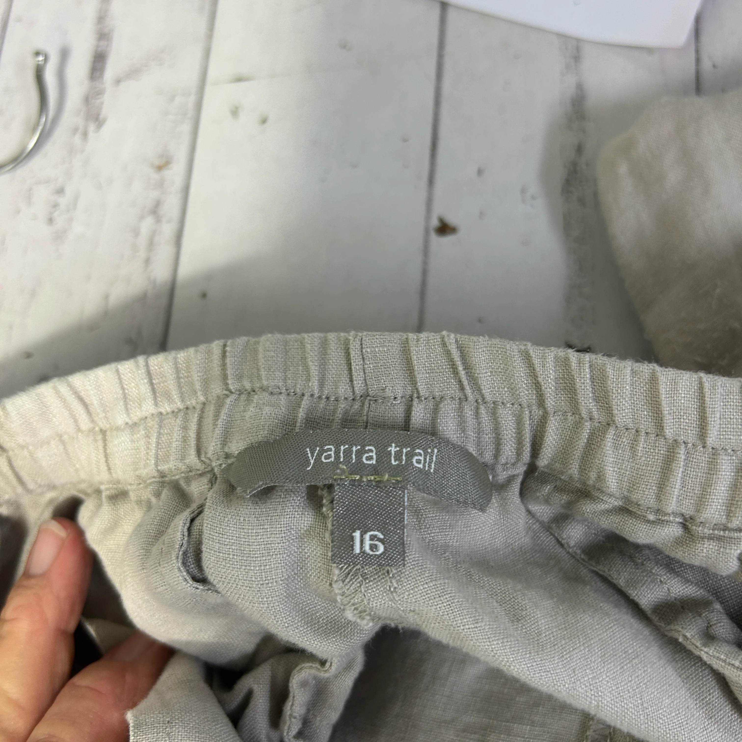 Yarra Trail Beige Linen Pants -  Size 16 - Image 3